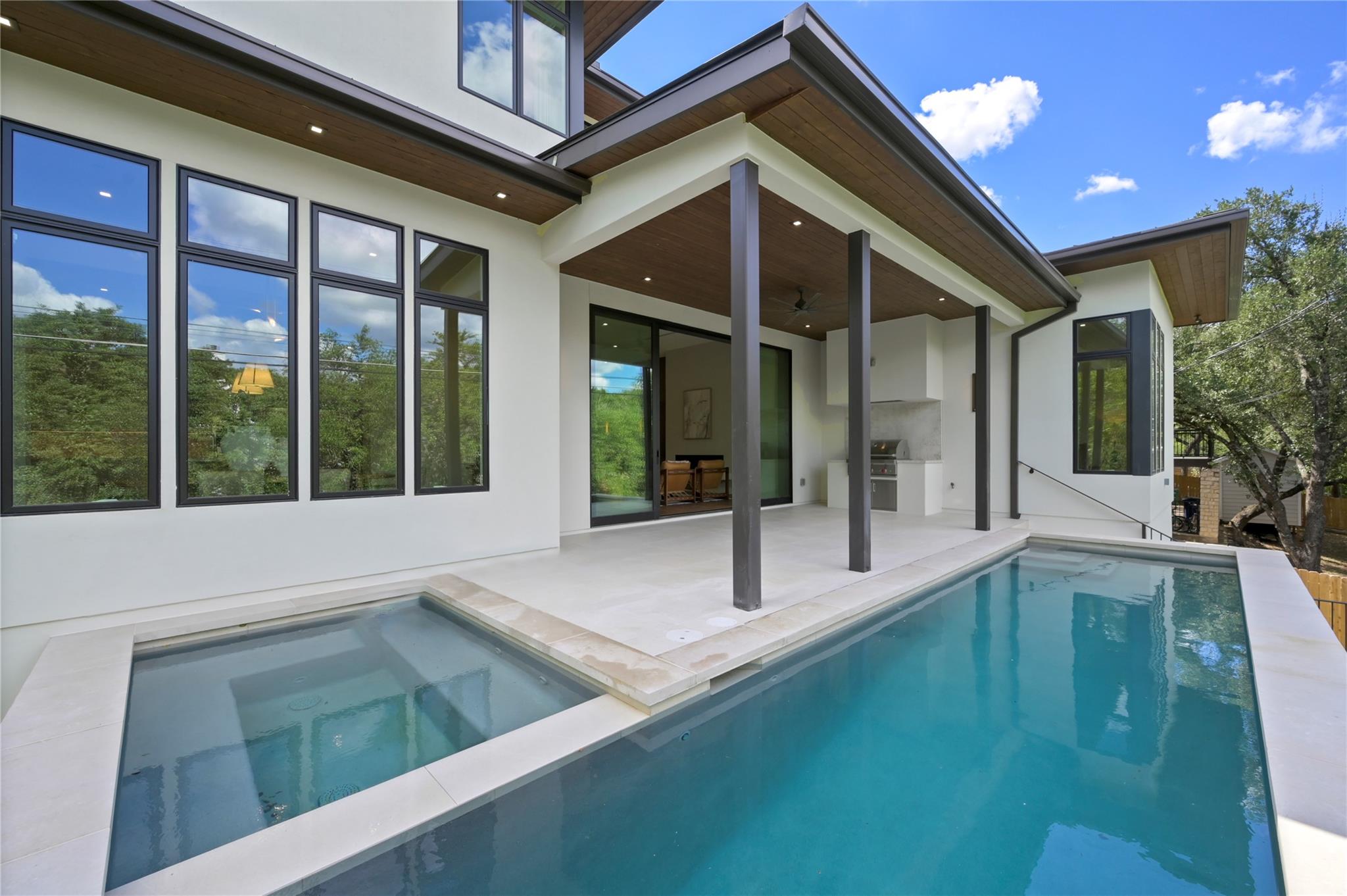 3629 Peregrine Falcon DR