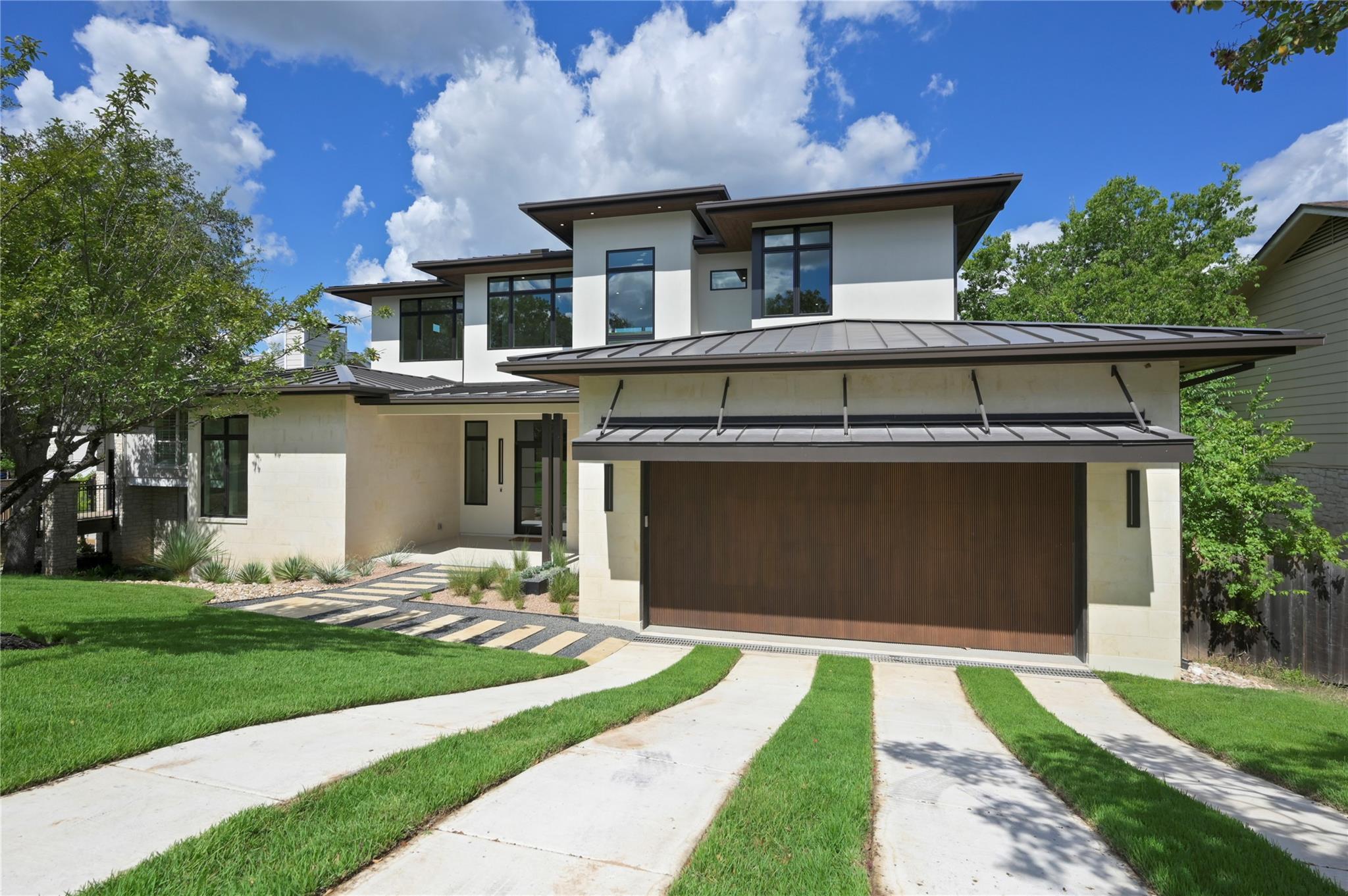 3629 Peregrine Falcon DR