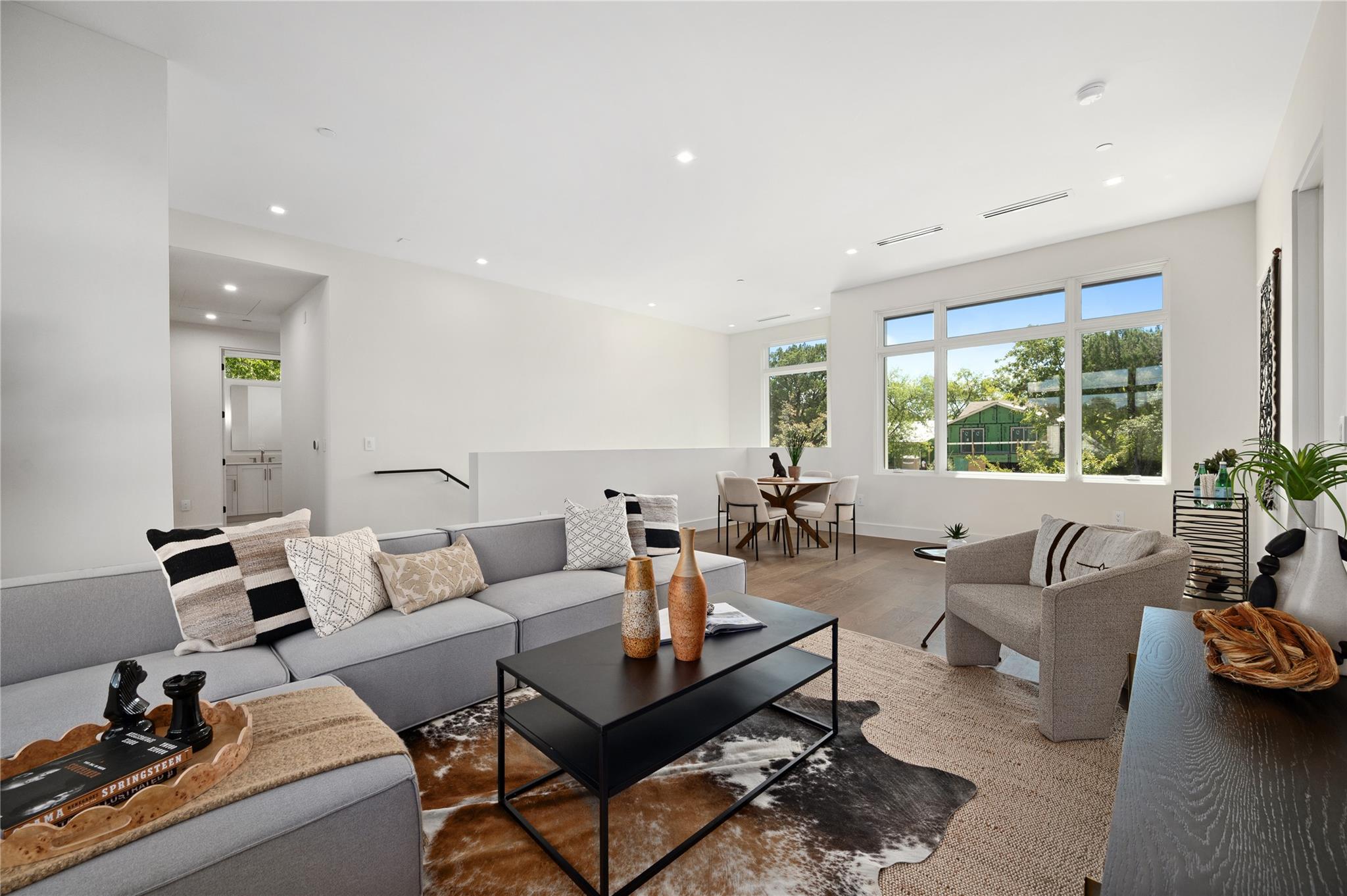 3629 Peregrine Falcon DR