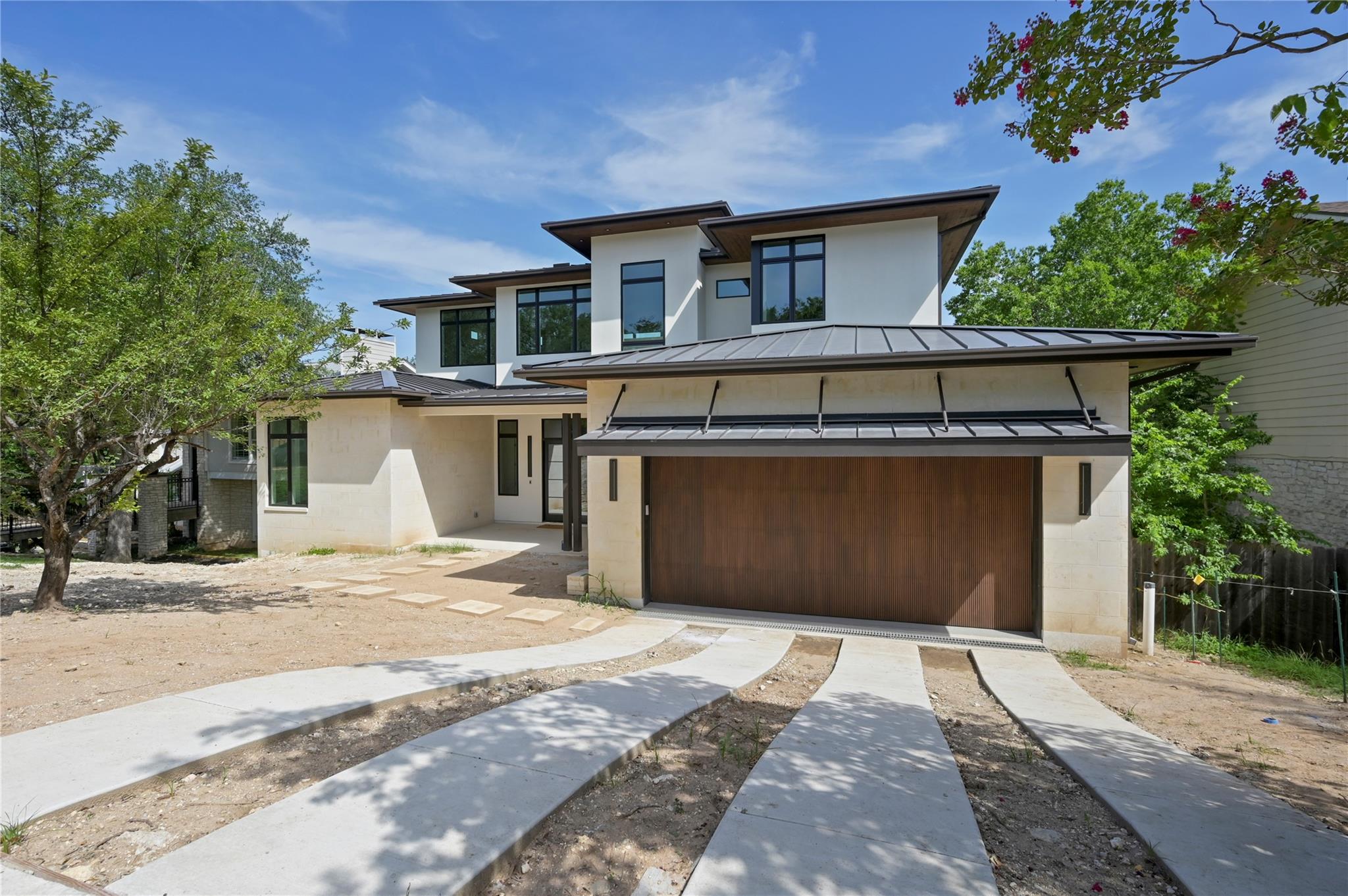 3629 Peregrine Falcon DR