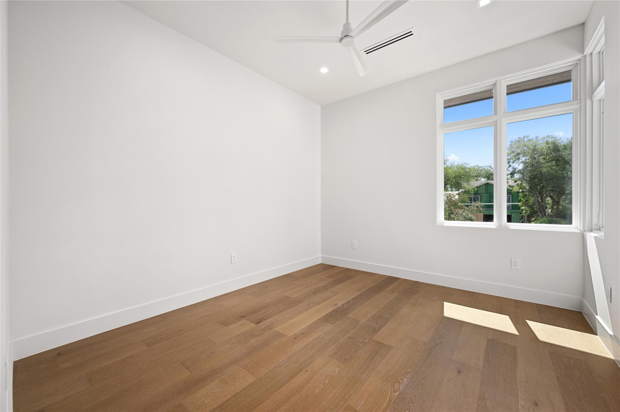 3629 Peregrine Falcon DR