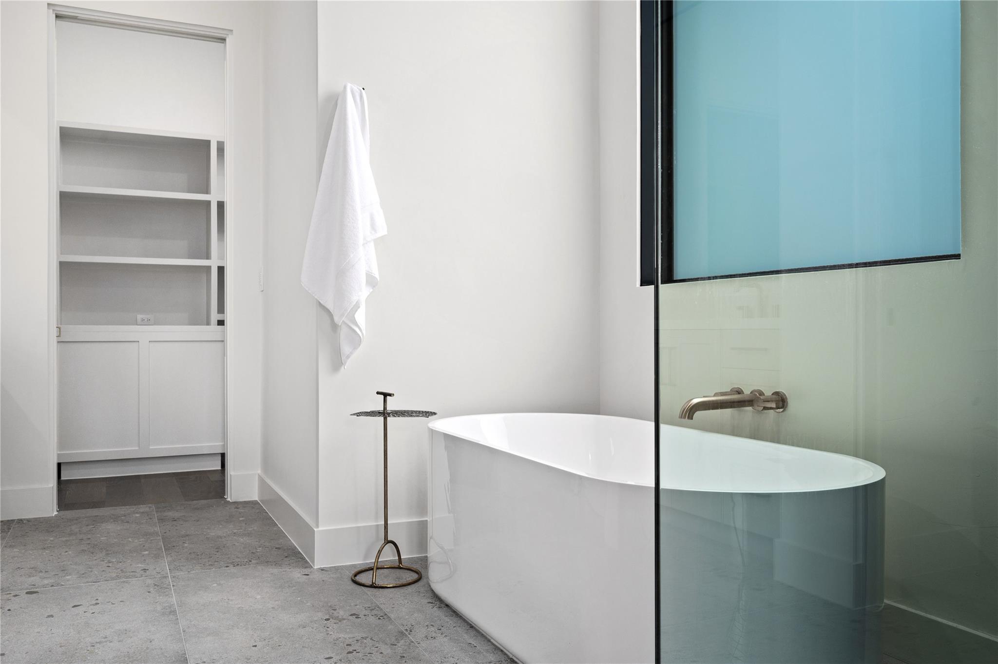 3629 Peregrine Falcon DR