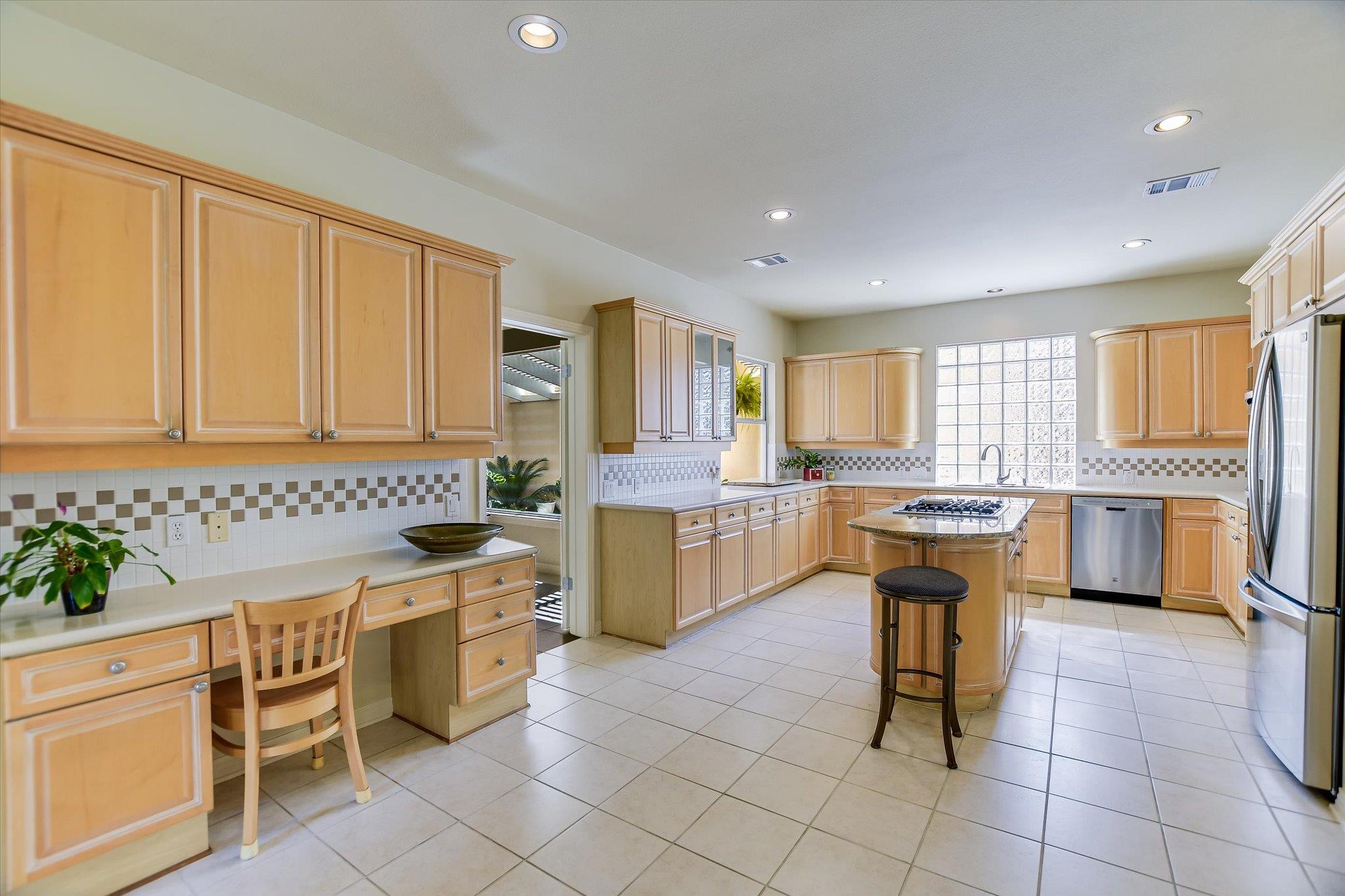 4545 Golf Vista DR