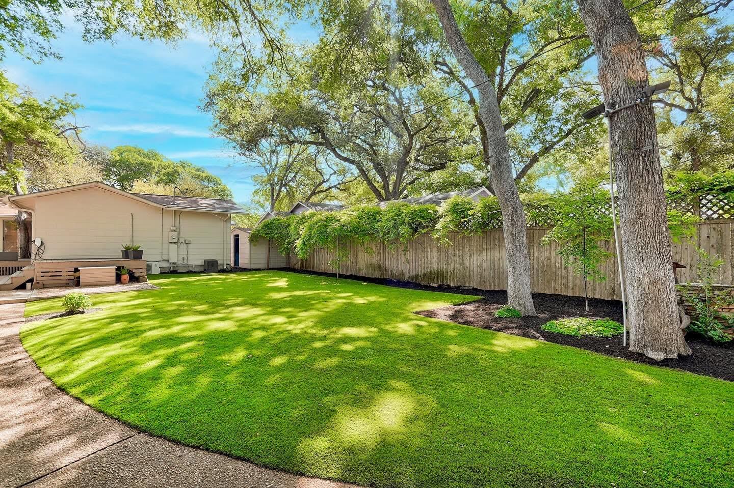 4914 Strass DR