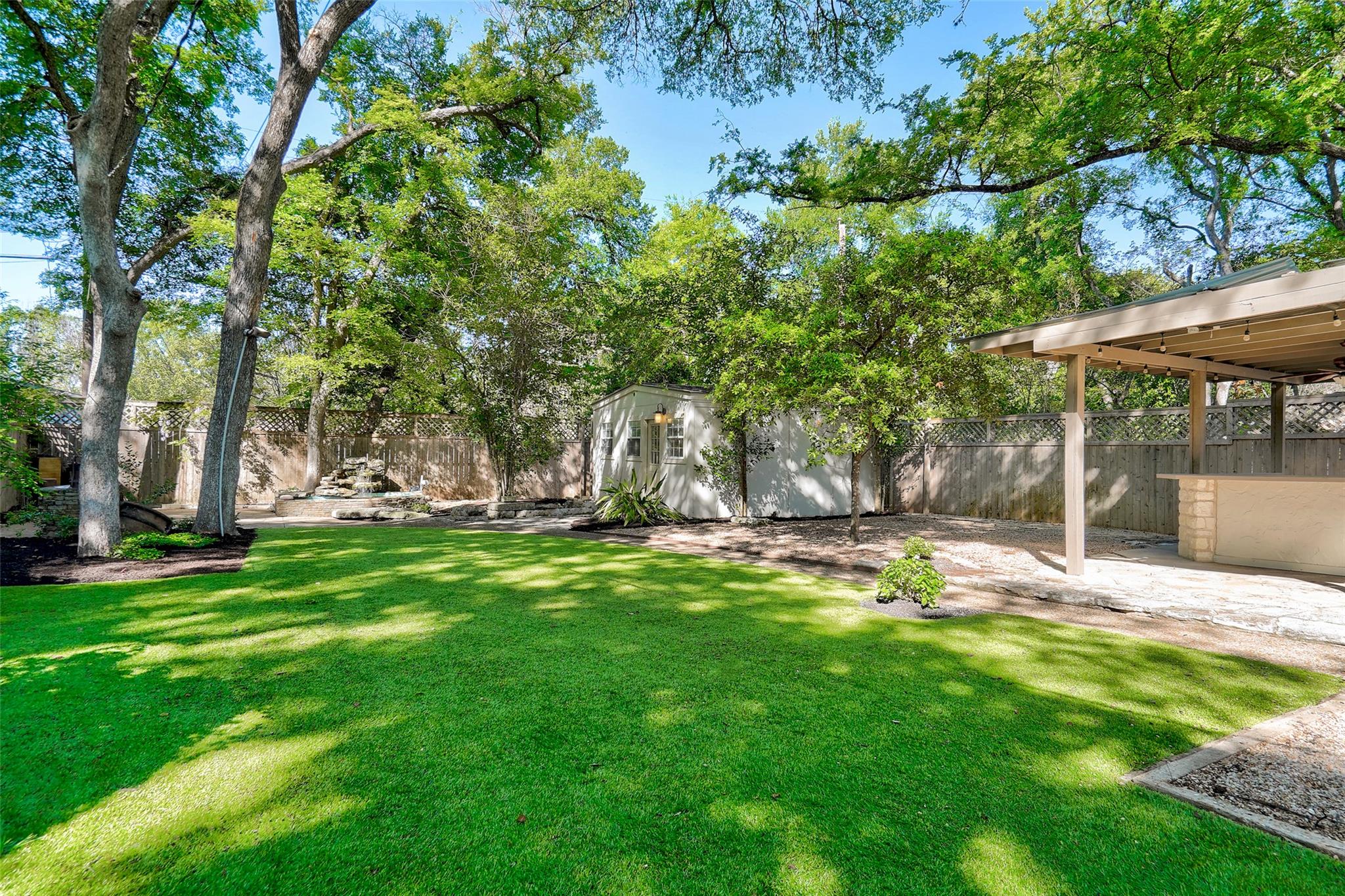 4914 Strass DR