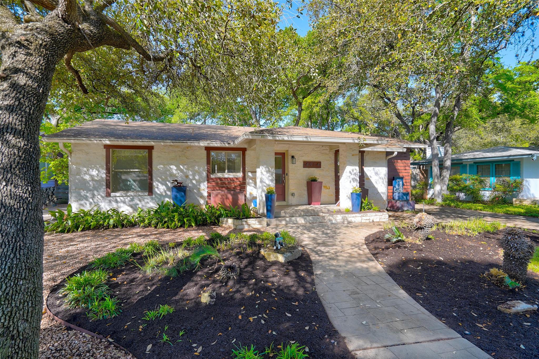4914 Strass DR