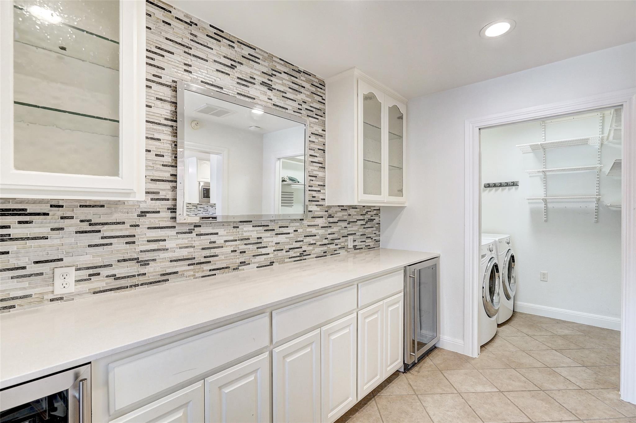 4914 Strass DR