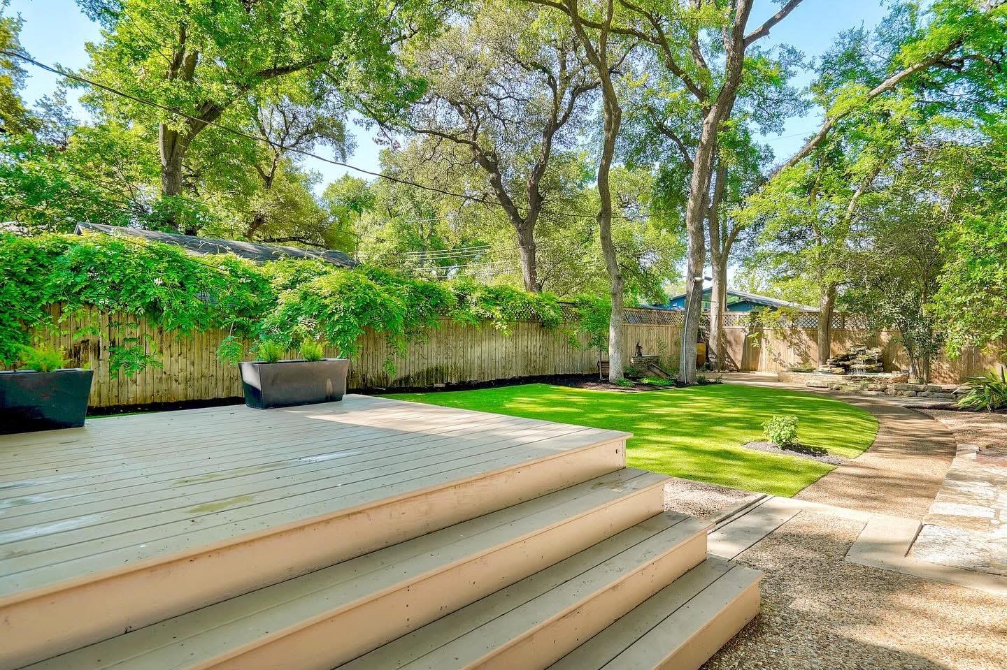 4914 Strass DR