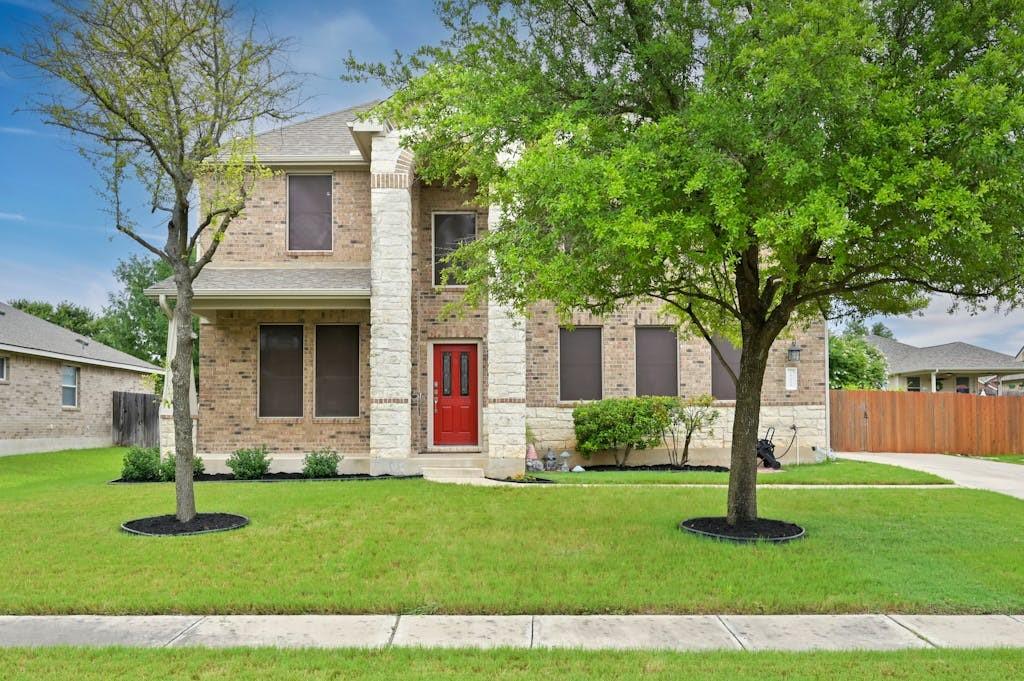 18609 Royal Pointe DR