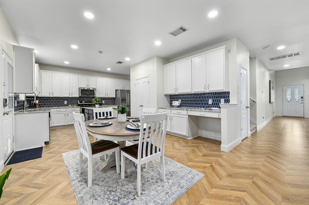 18609 Royal Pointe DR