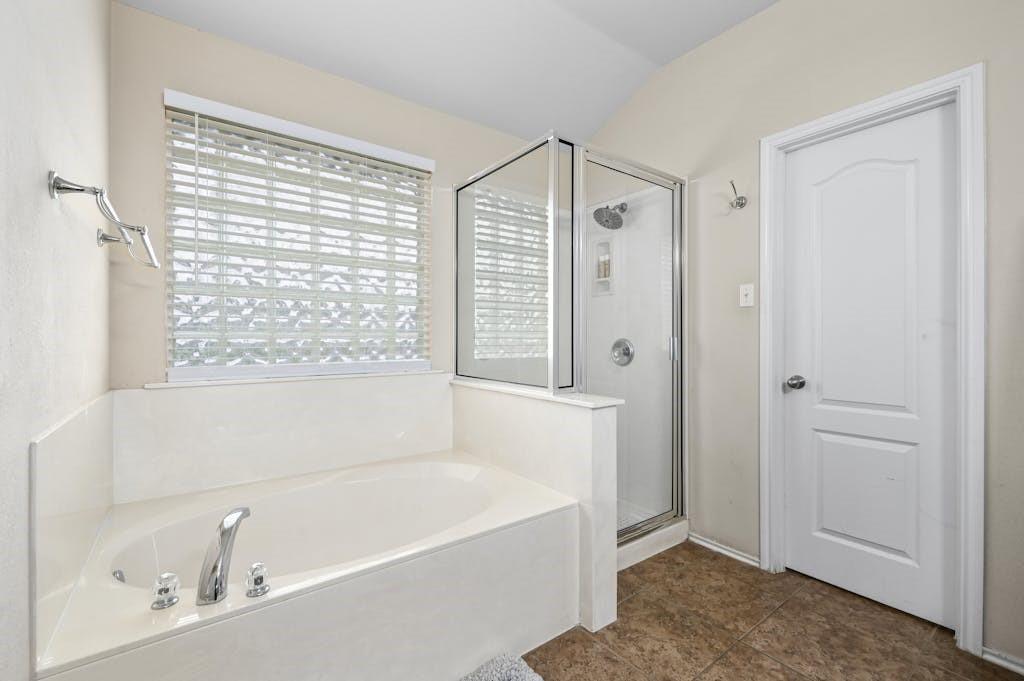 18609 Royal Pointe DR