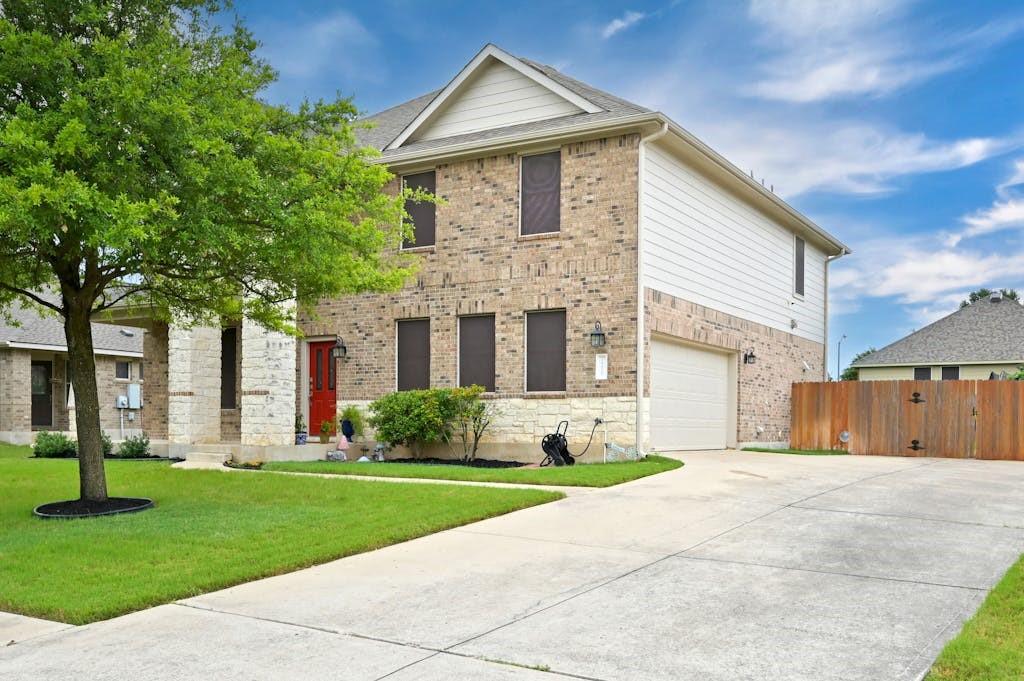 18609 Royal Pointe DR