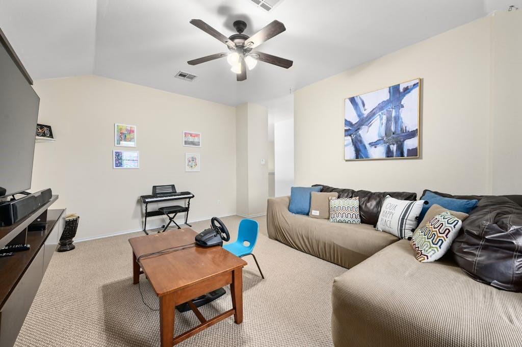 18609 Royal Pointe DR