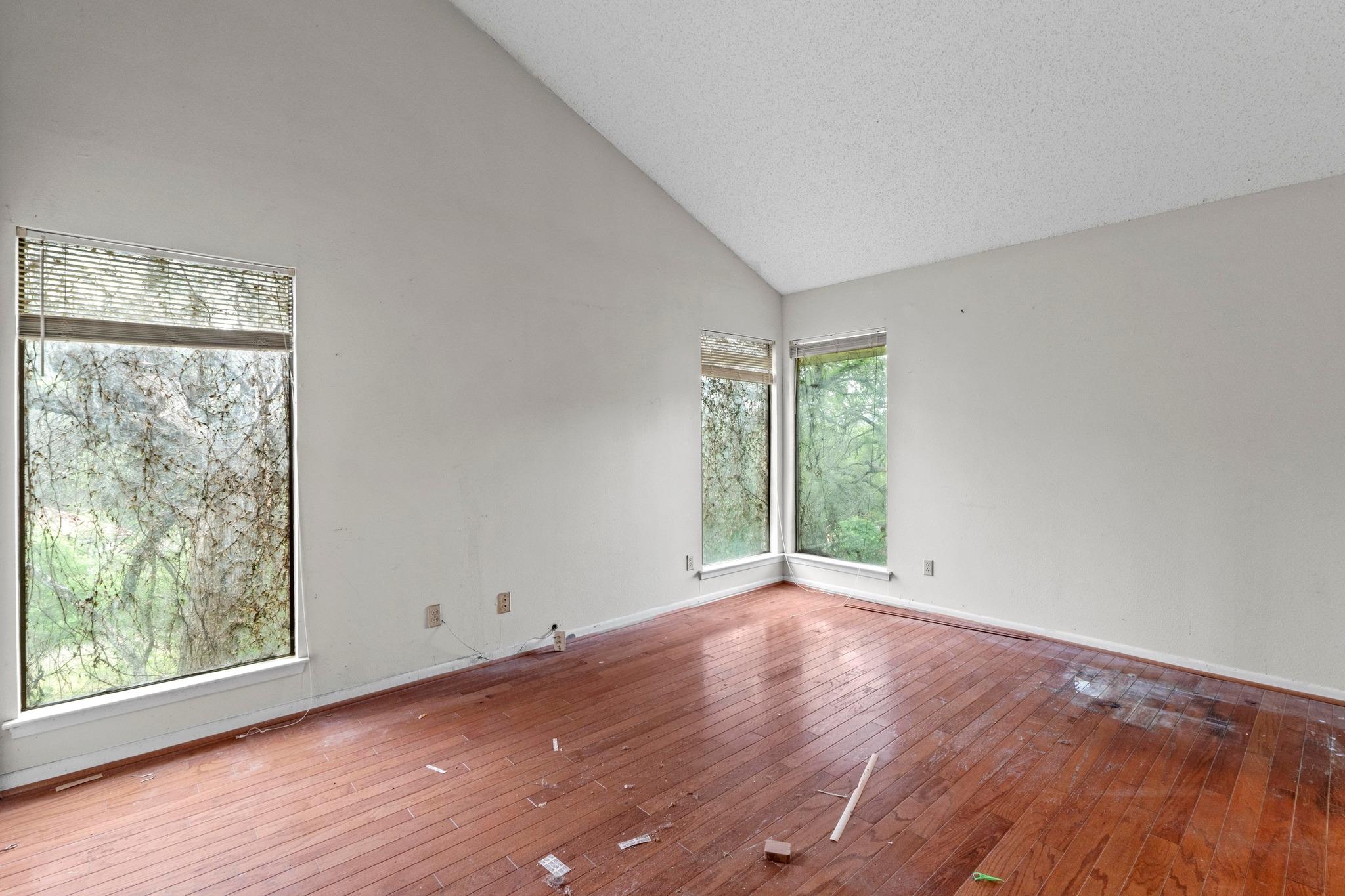 2101 Trail Of Madrones