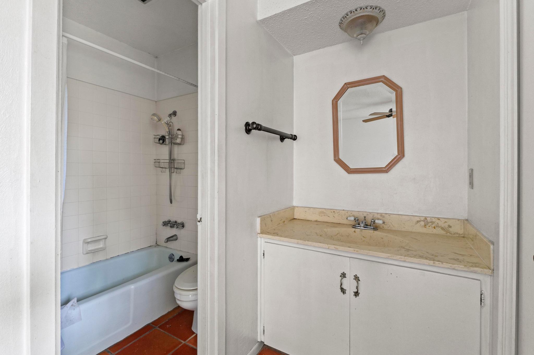 2101 Trail Of Madrones