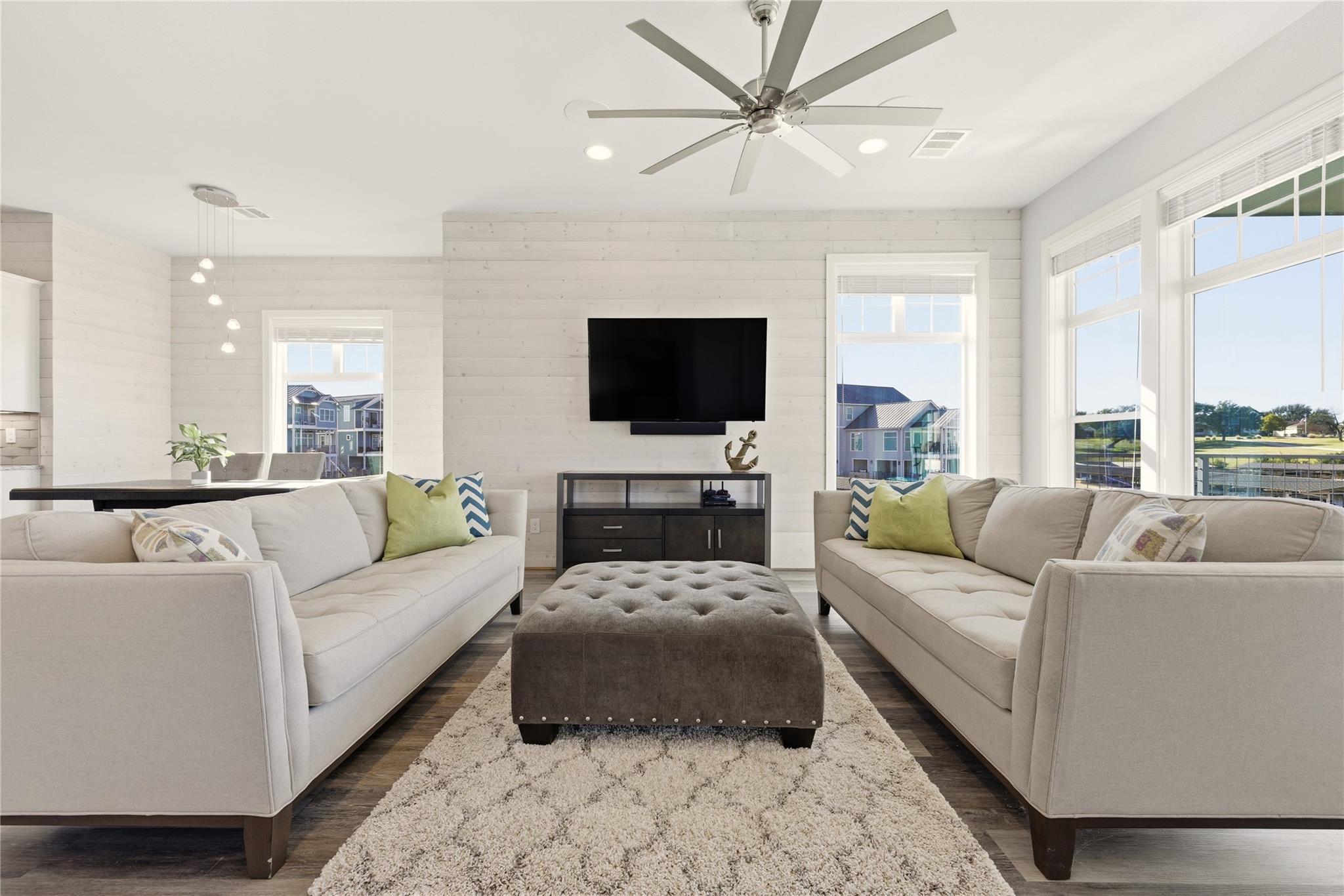 321 Island CIR