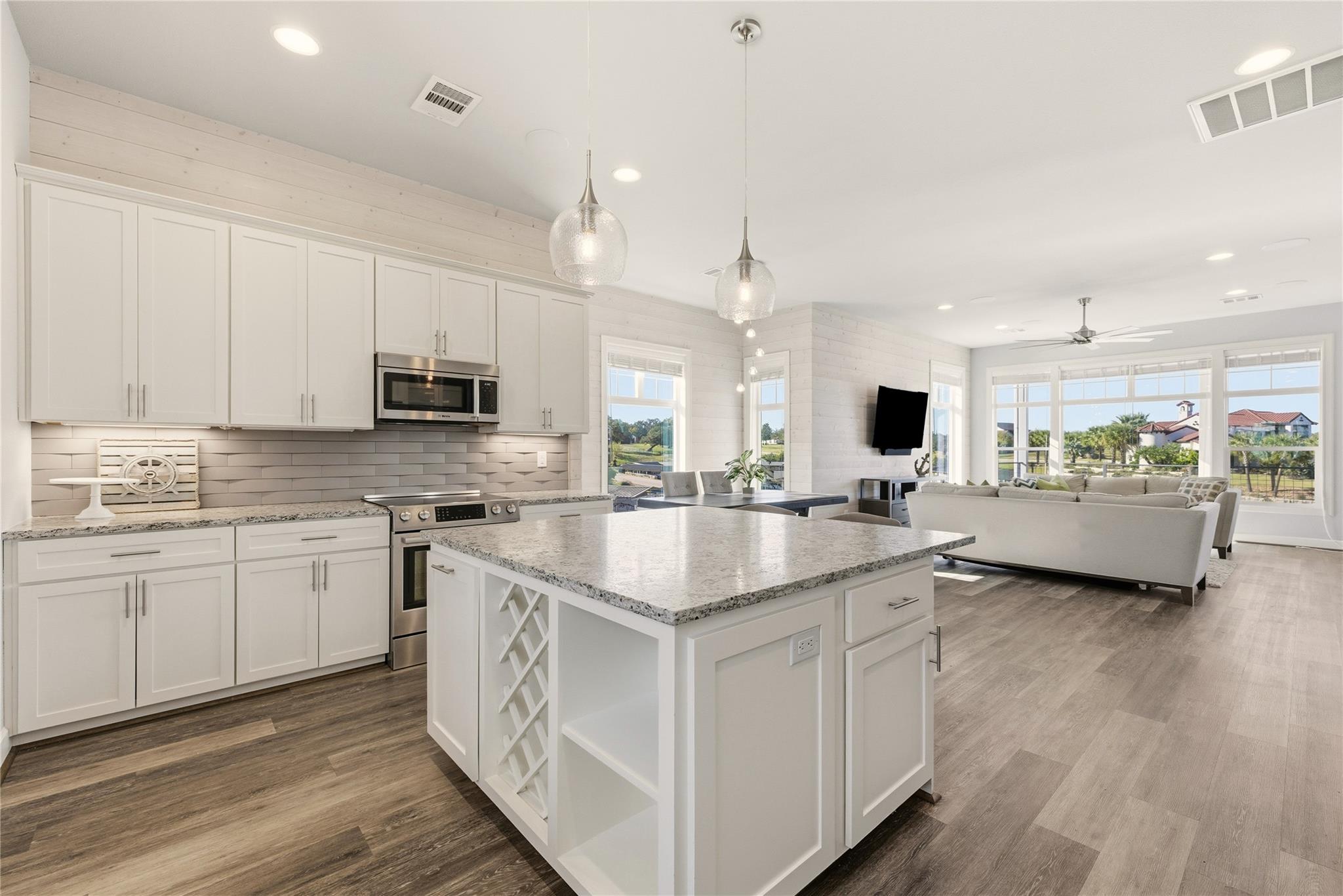 321 Island CIR