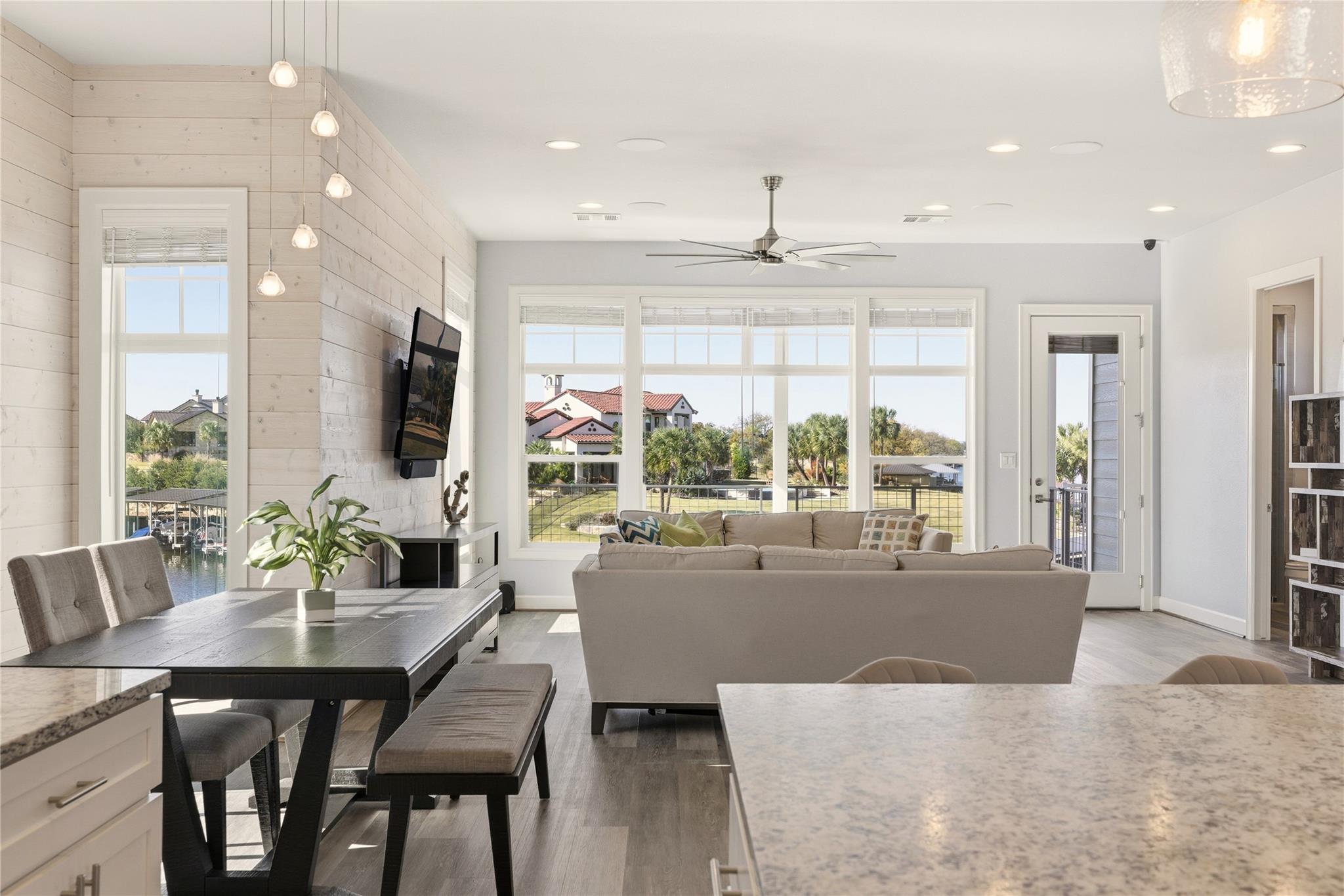 321 Island CIR