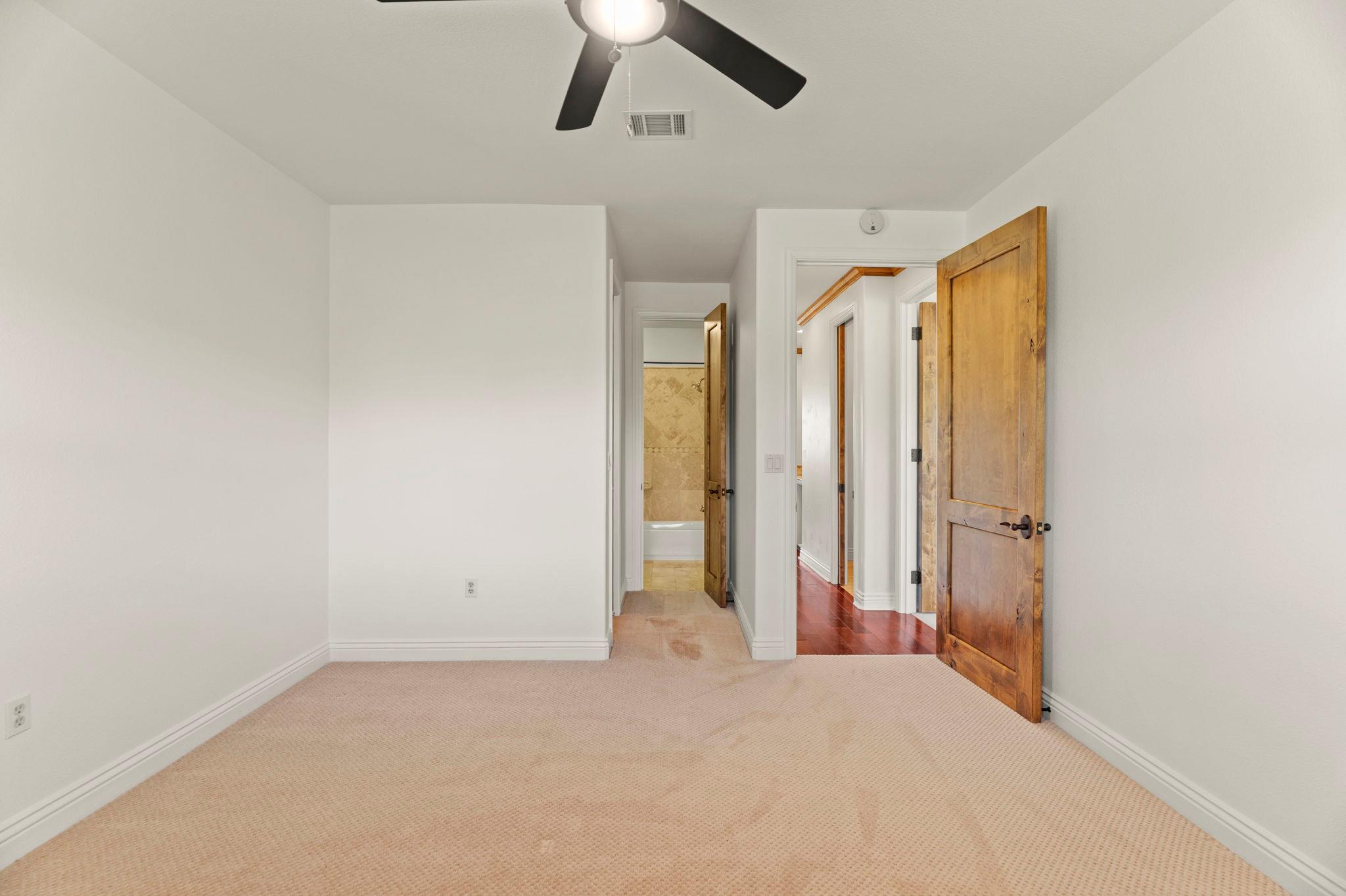 2180 La Ventana PKWY