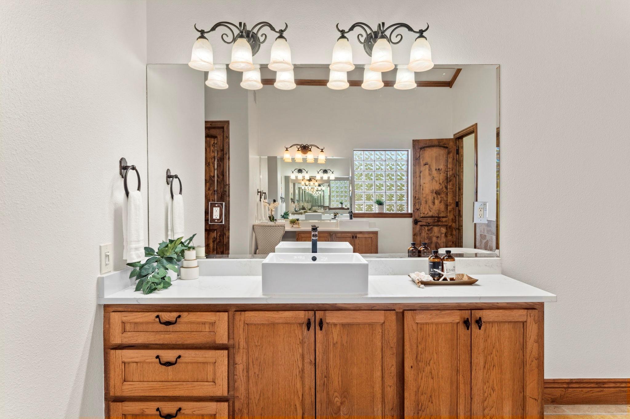2180 La Ventana PKWY