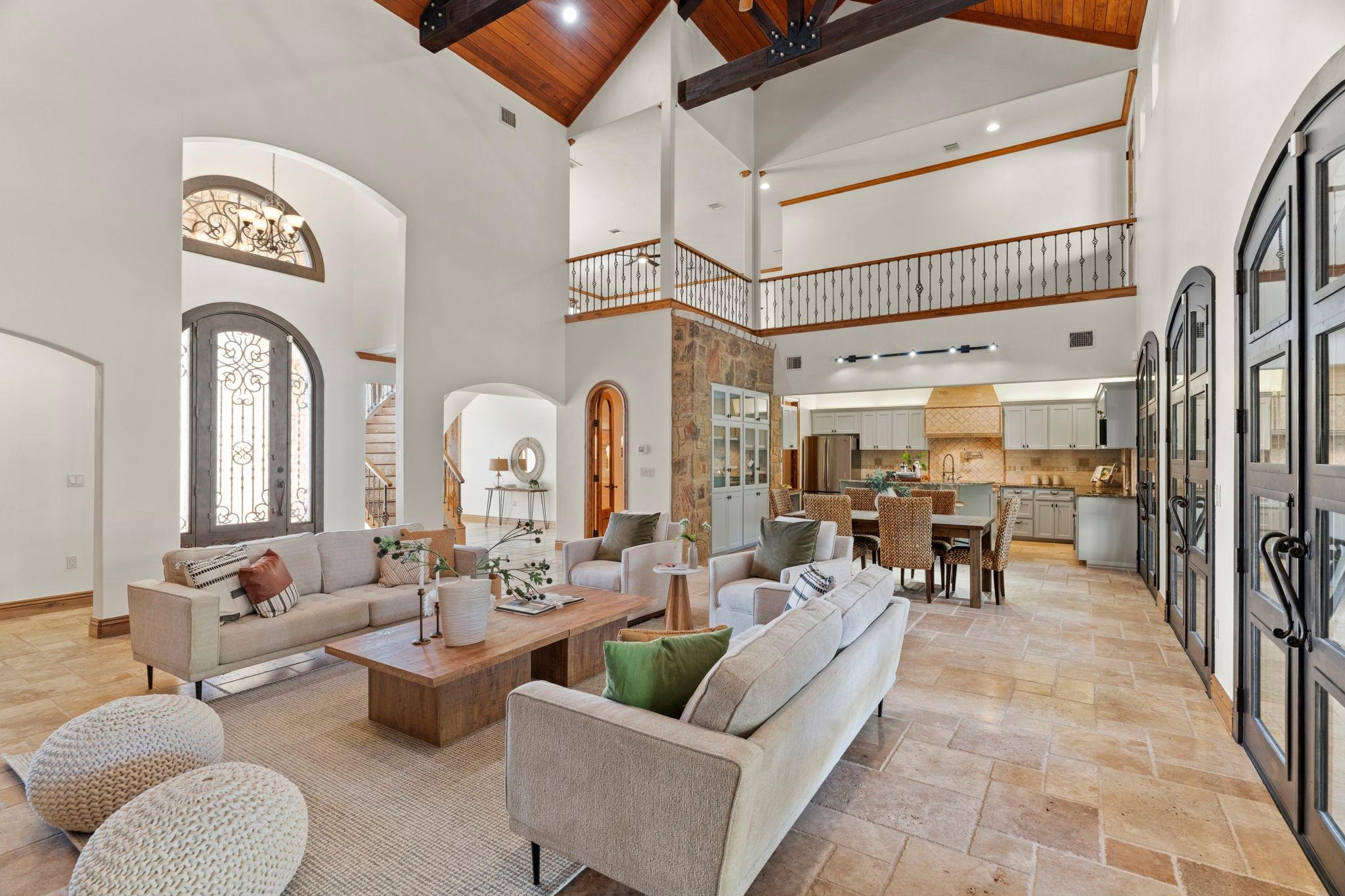 2180 La Ventana PKWY