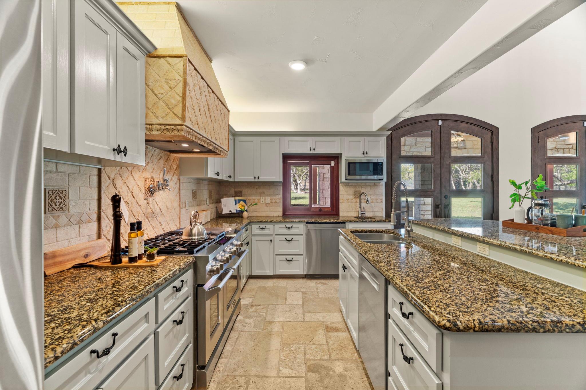 2180 La Ventana PKWY