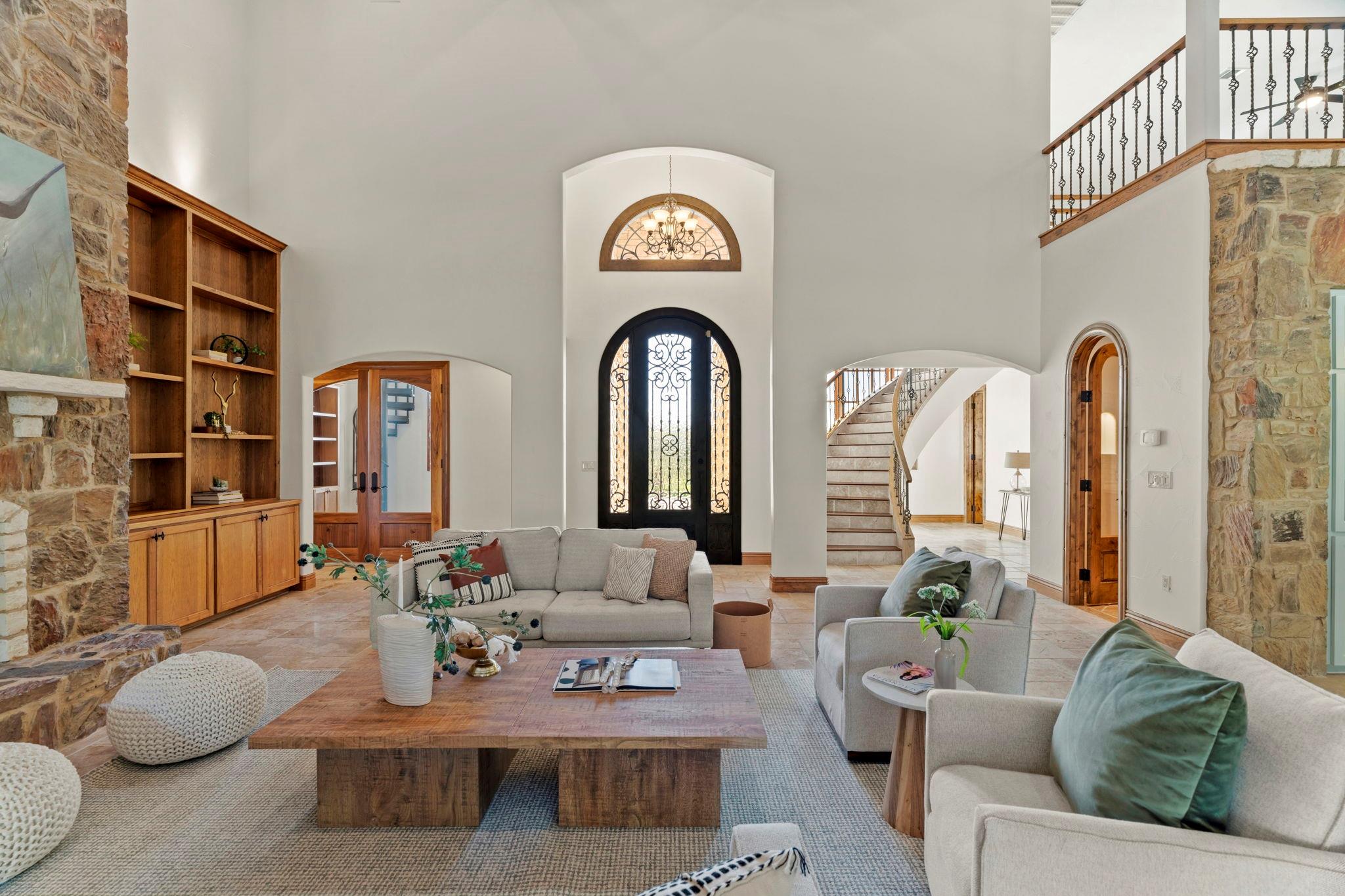 2180 La Ventana PKWY