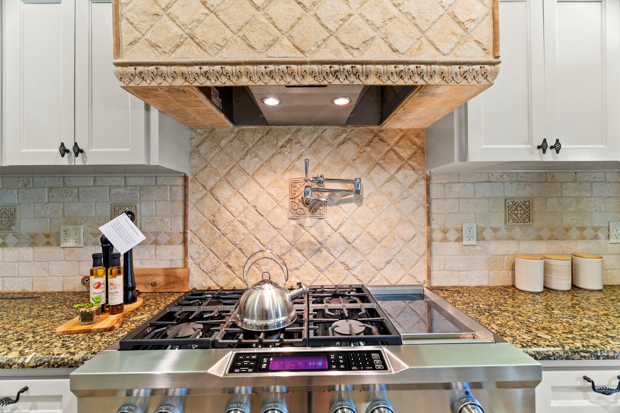 2180 La Ventana PKWY