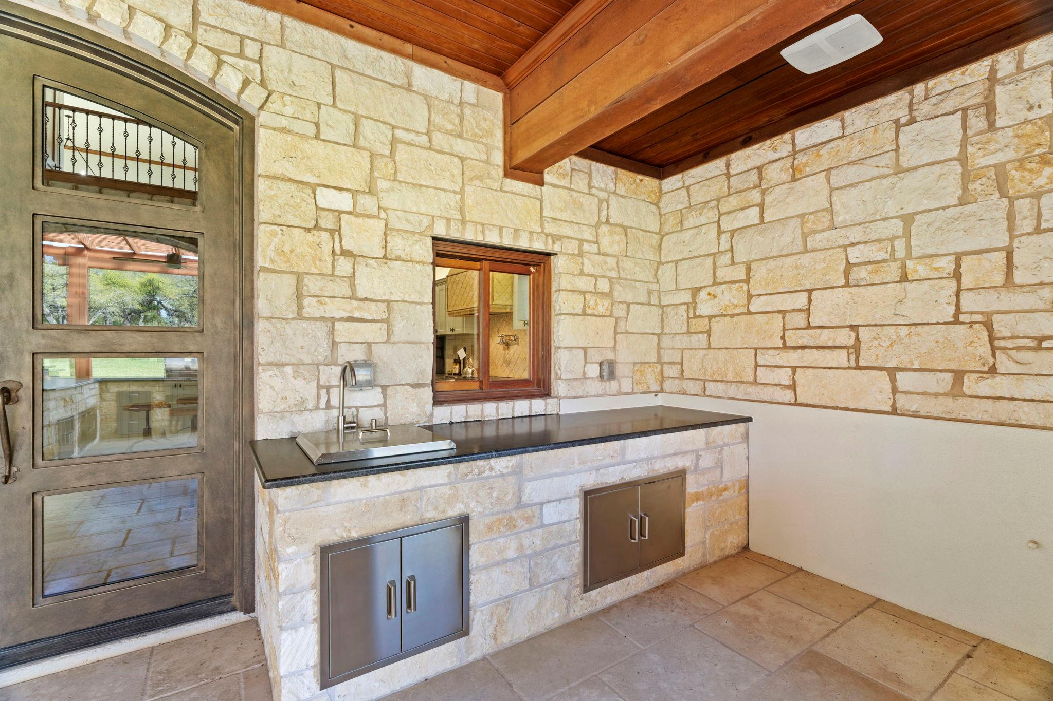 2180 La Ventana PKWY