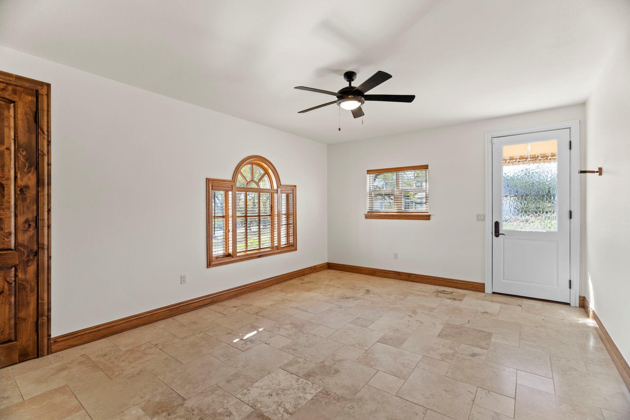 2180 La Ventana PKWY