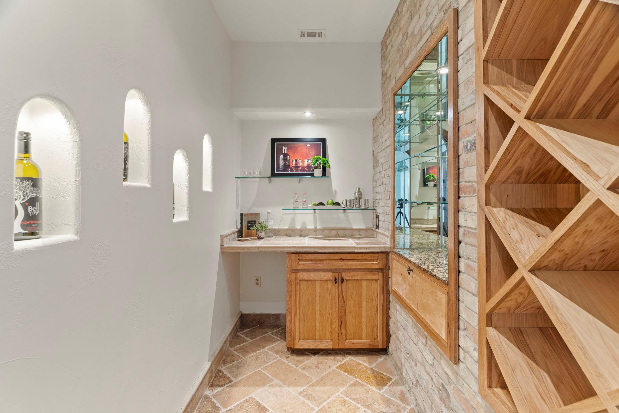 2180 La Ventana PKWY