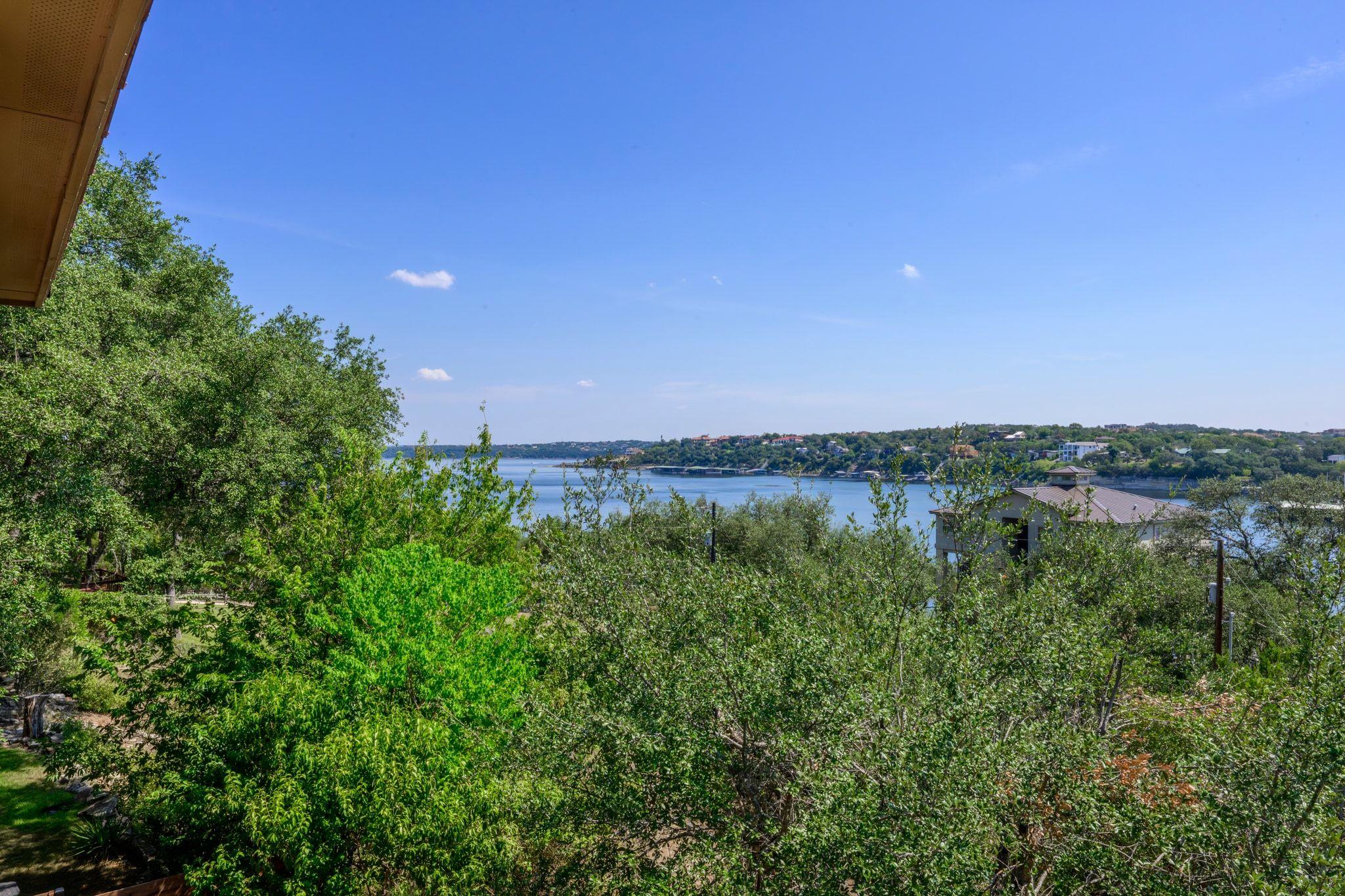 1101 OAK HURST RD # 201