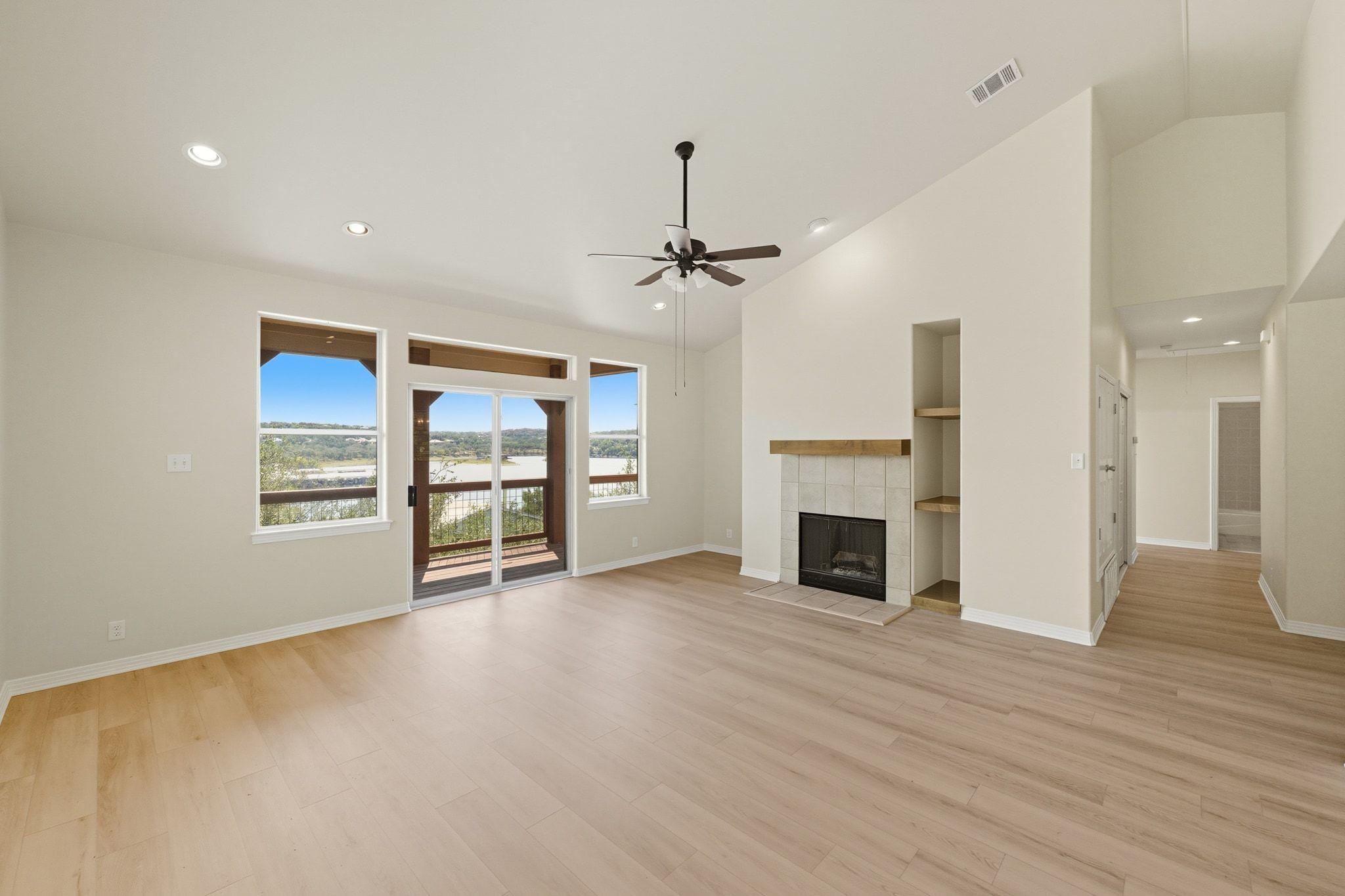 1101 OAK HURST RD # 201