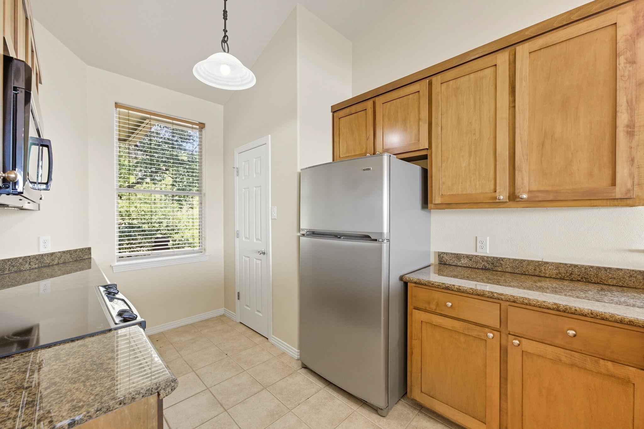 1101 OAK HURST RD # 201