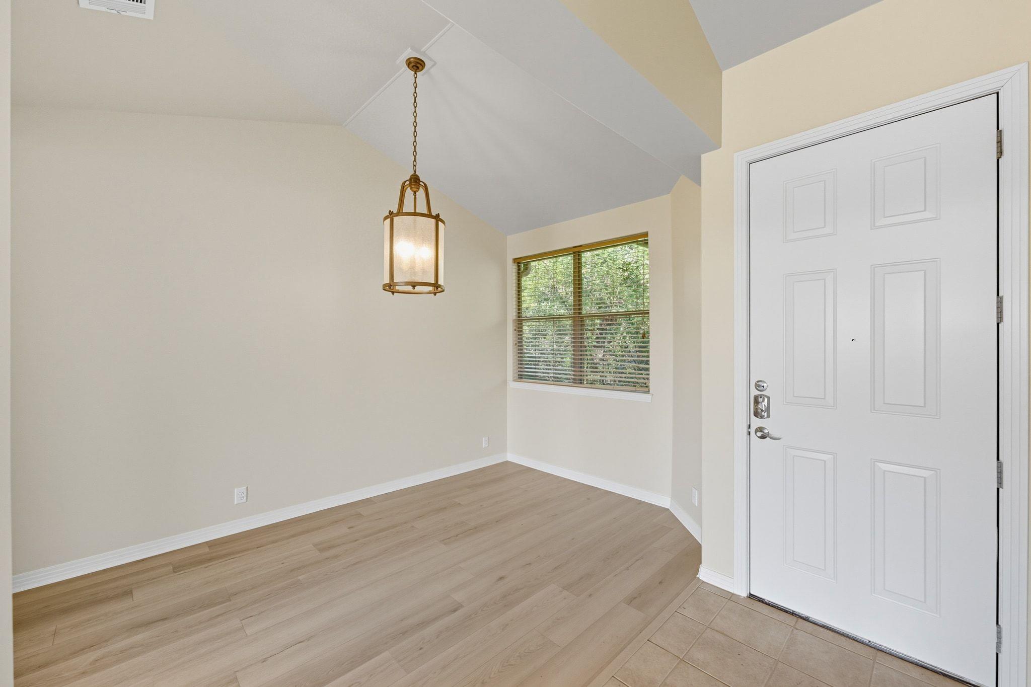 1101 OAK HURST RD # 201