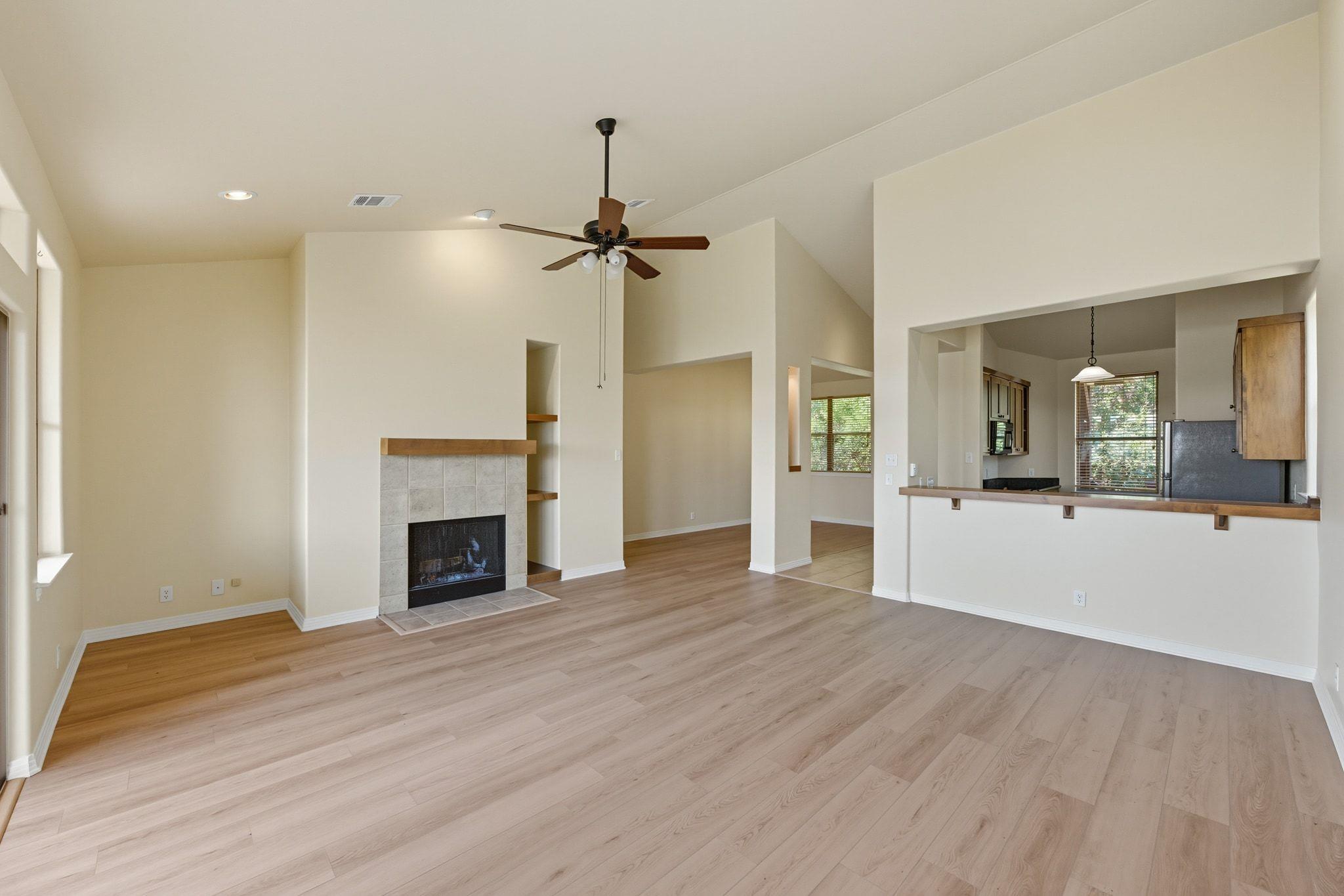 1101 OAK HURST RD # 201