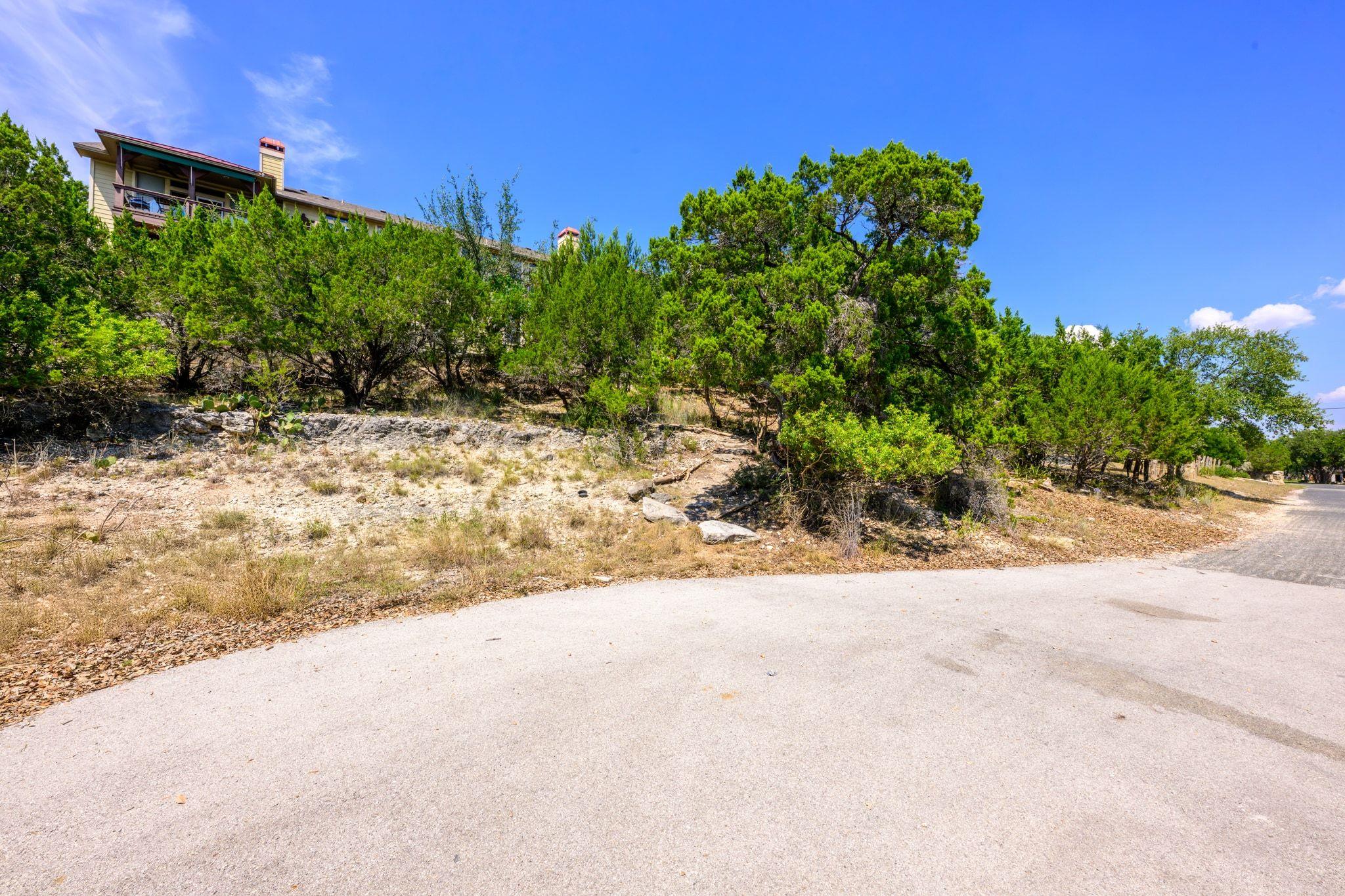 1101 OAK HURST RD # 201