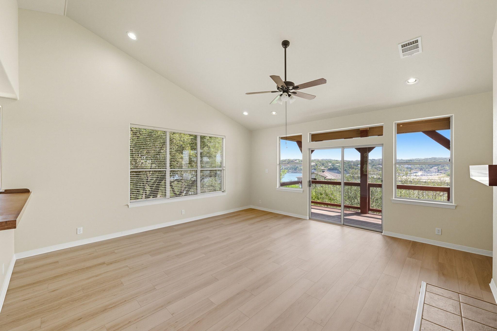 1101 OAK HURST RD # 201