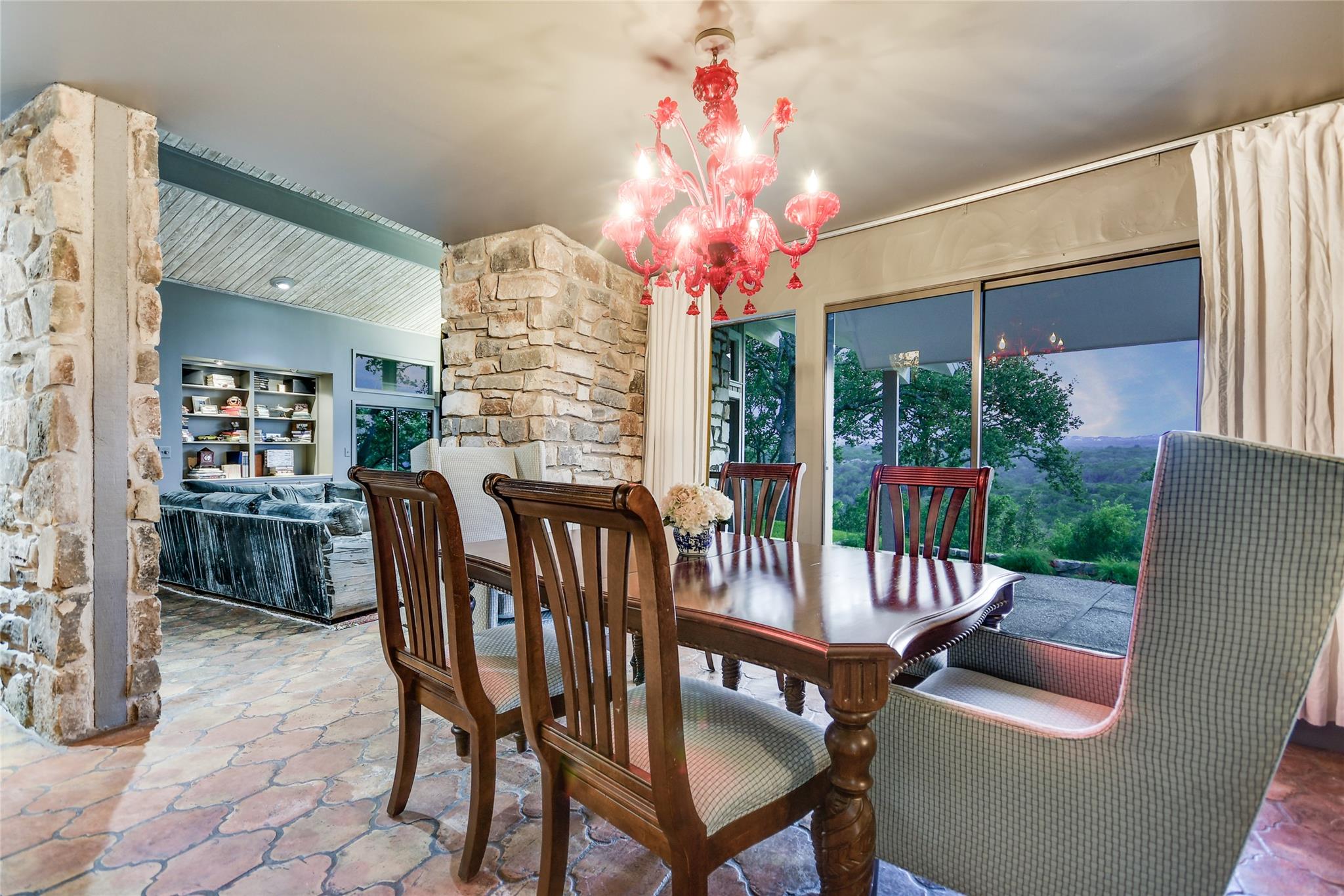 2200 CERCA VIEJO WAY