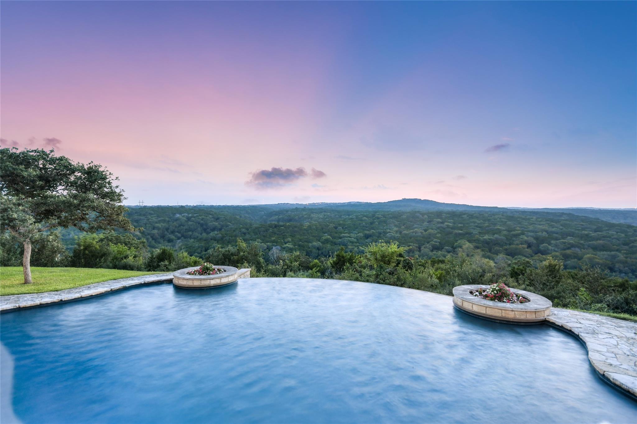 2200 CERCA VIEJO WAY