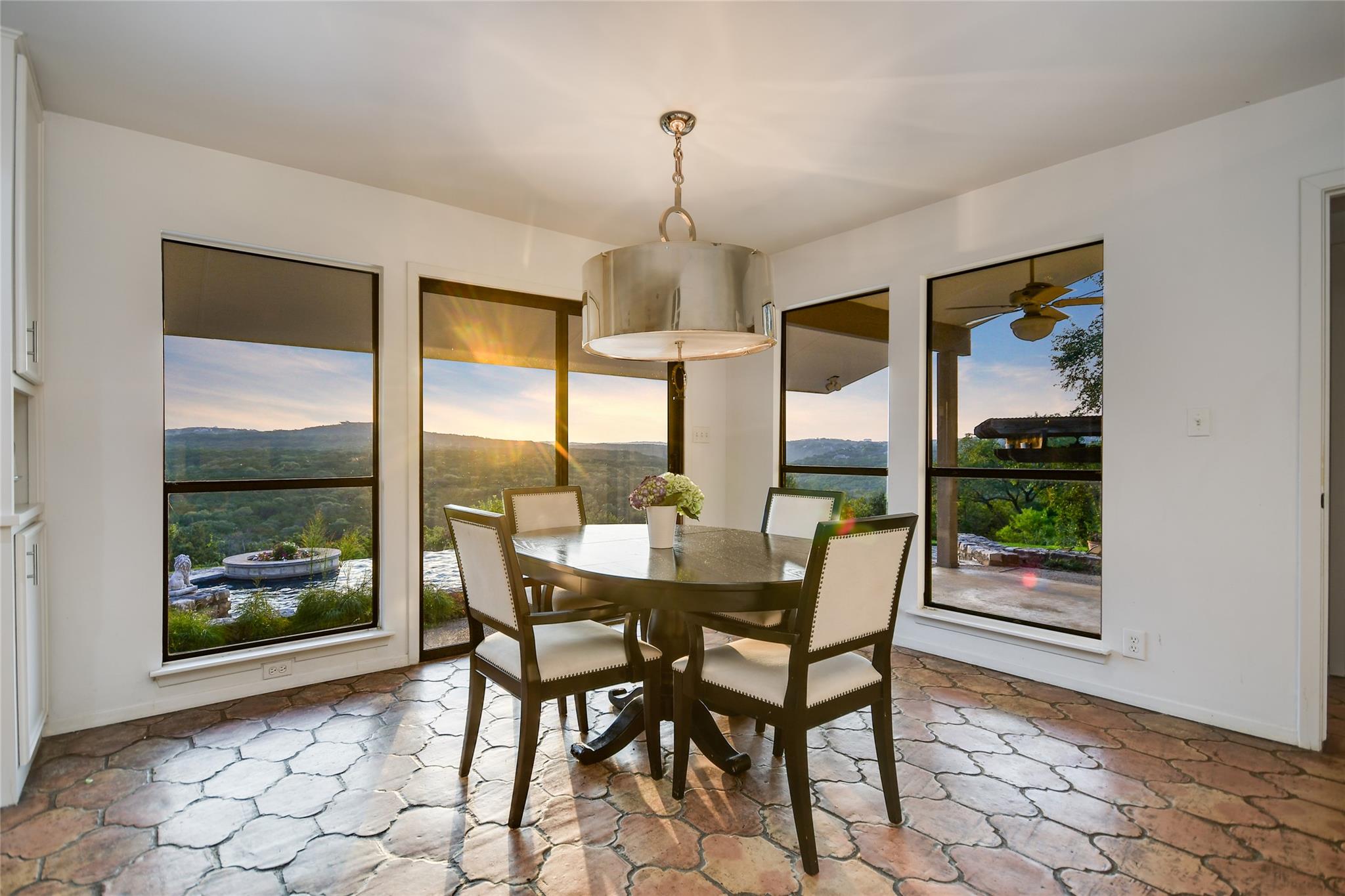 2200 CERCA VIEJO WAY