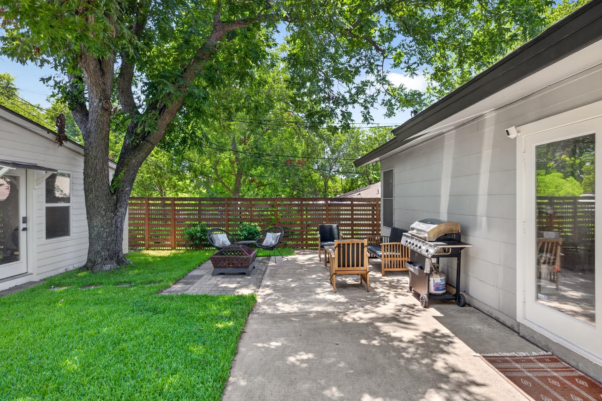 2503 East Side DR
