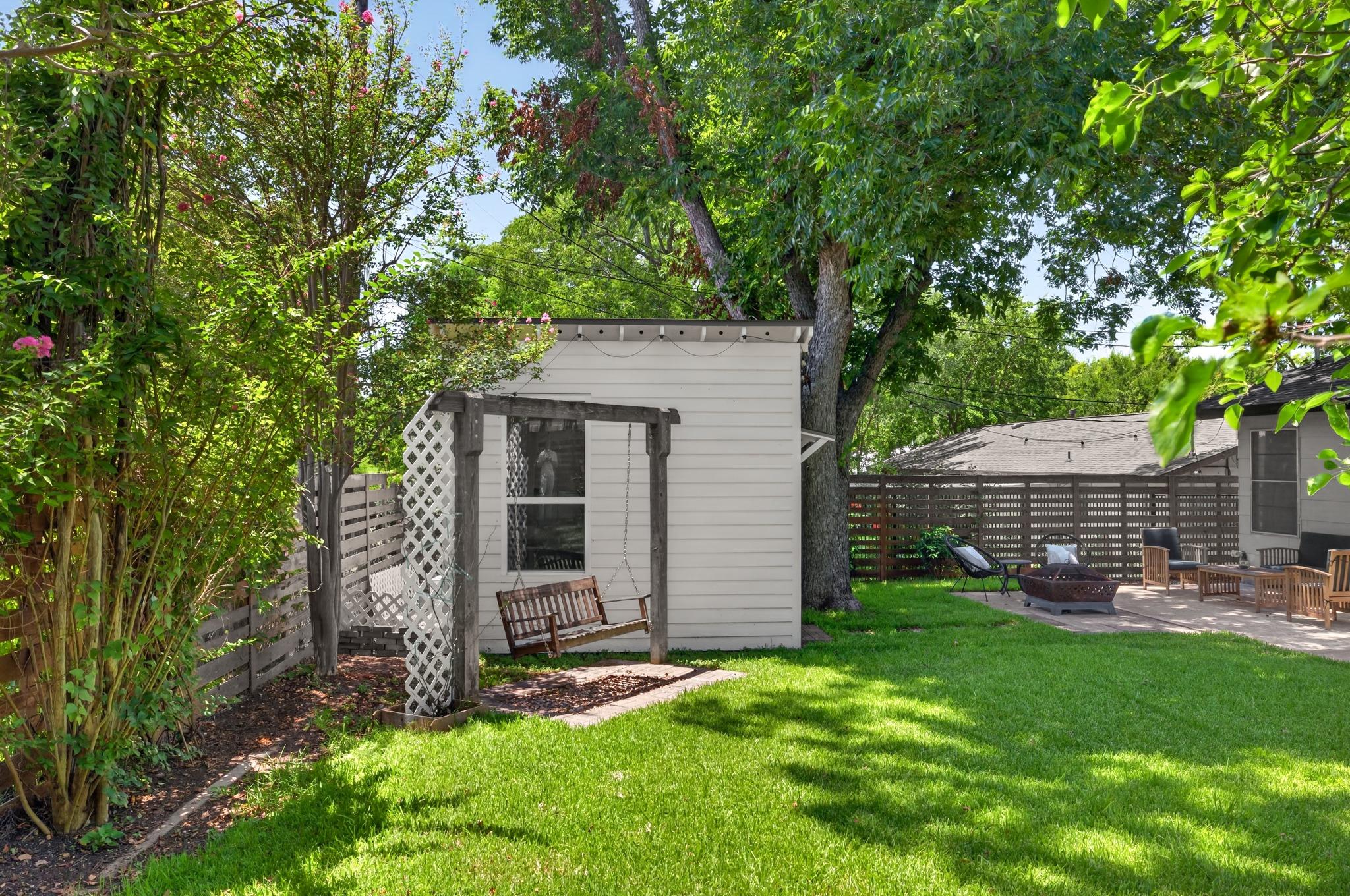 2503 East Side DR