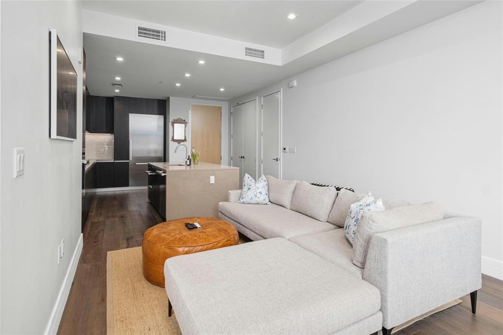 501 West Ave # 702