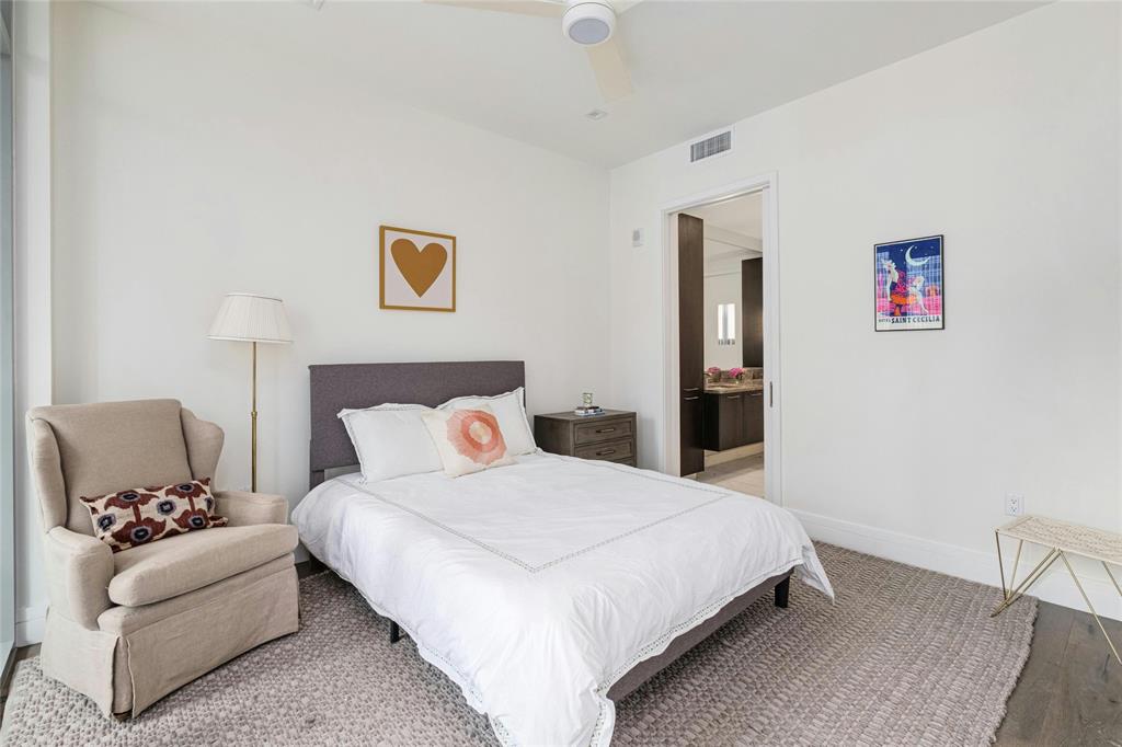 501 West Ave # 702