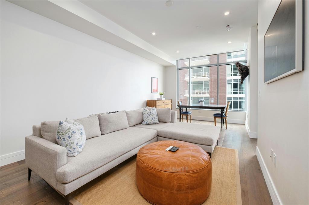 501 West Ave # 702