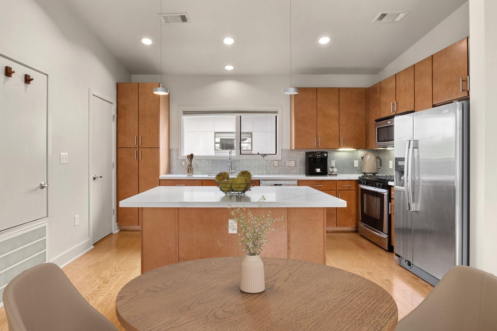 1702 S Lamar BLVD # 30