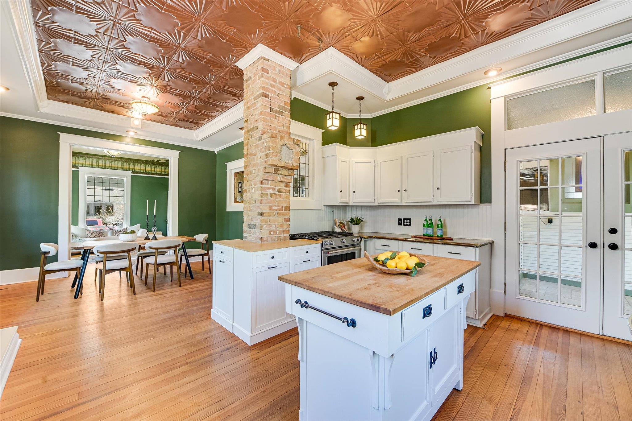1006 Shelley Ave