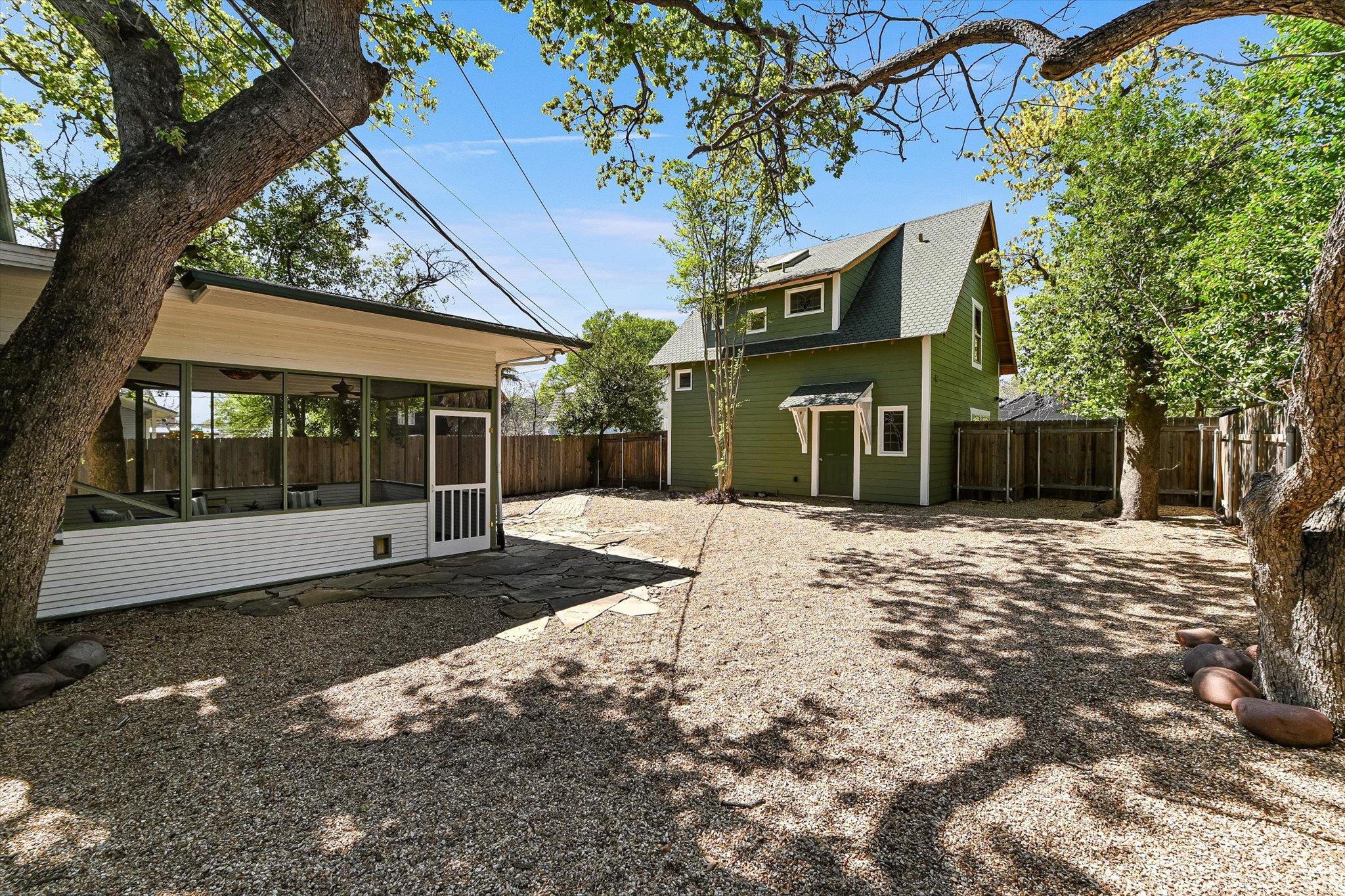 1006 Shelley Ave
