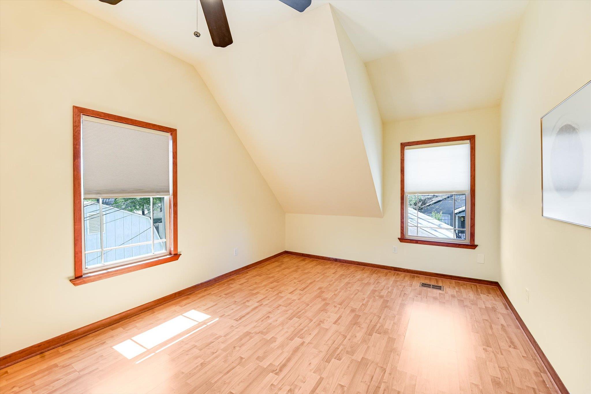 1006 Shelley Ave